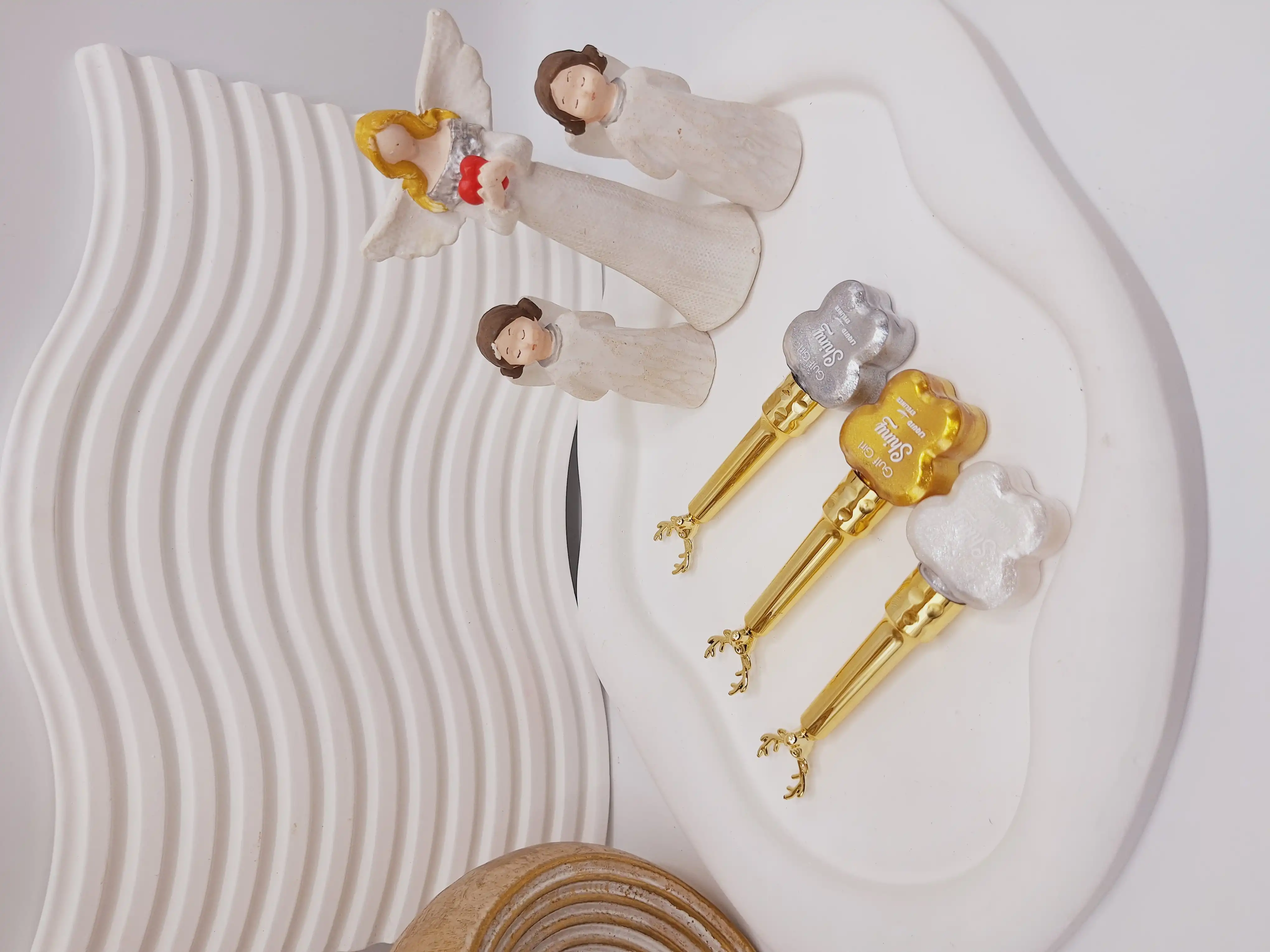 خط چشم رنگی شاین دار طرح گوزن برند Gulf Girl کد EG038