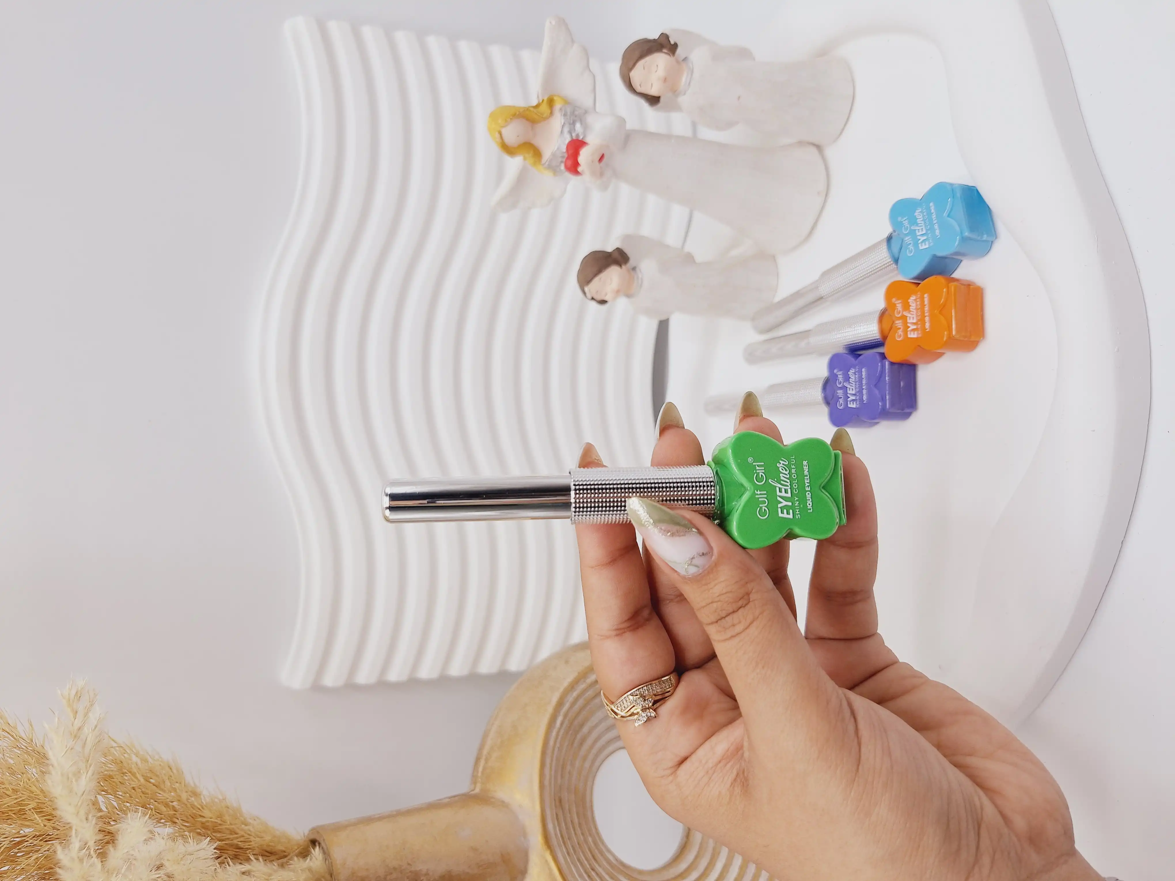 خط چشم رنگی پوکه قلبی برند Gulf Girl کد NO.