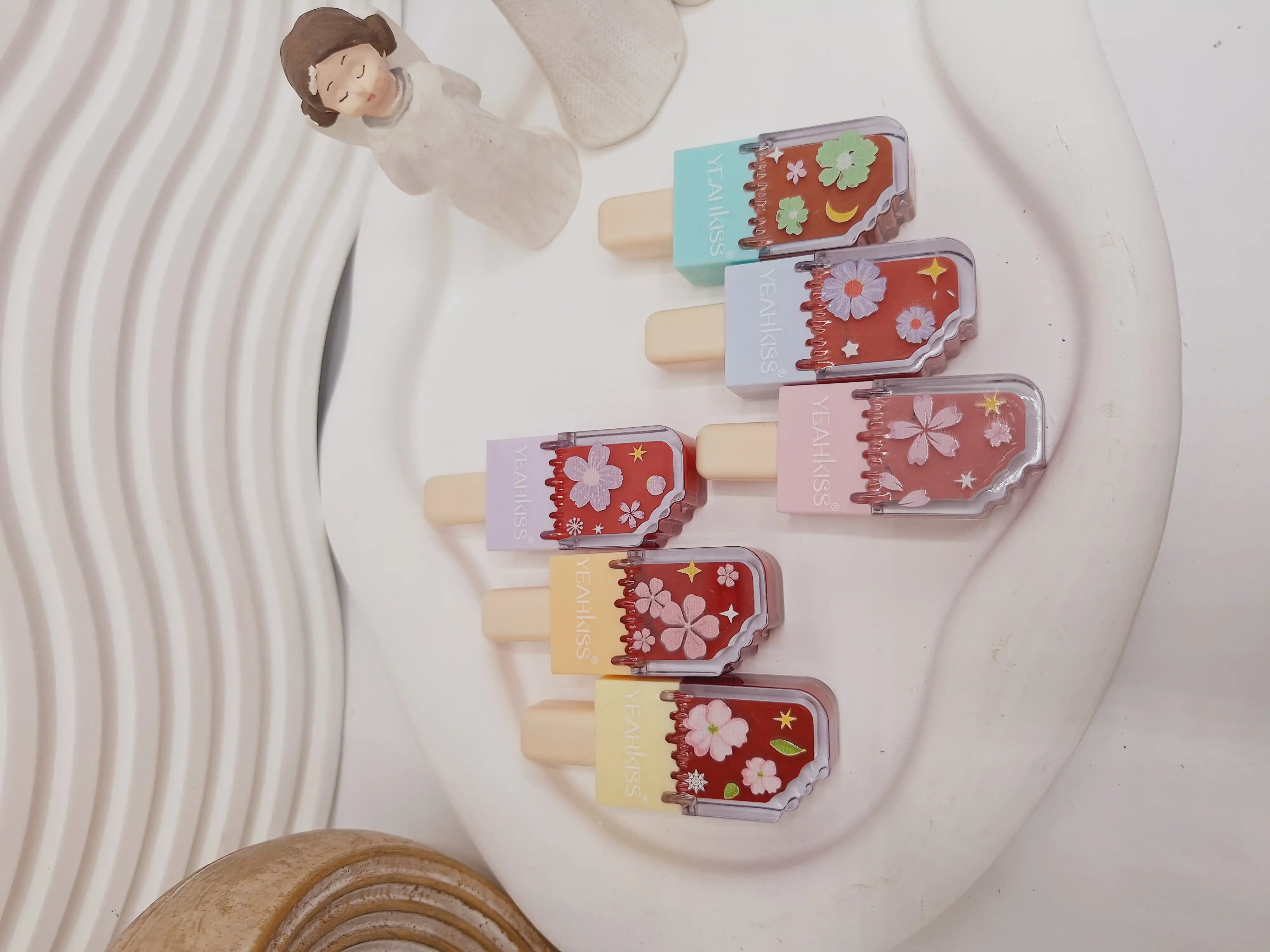 پک رژ مایع 6تایی طرح بستنی برند YEAHKiSS کد 8006