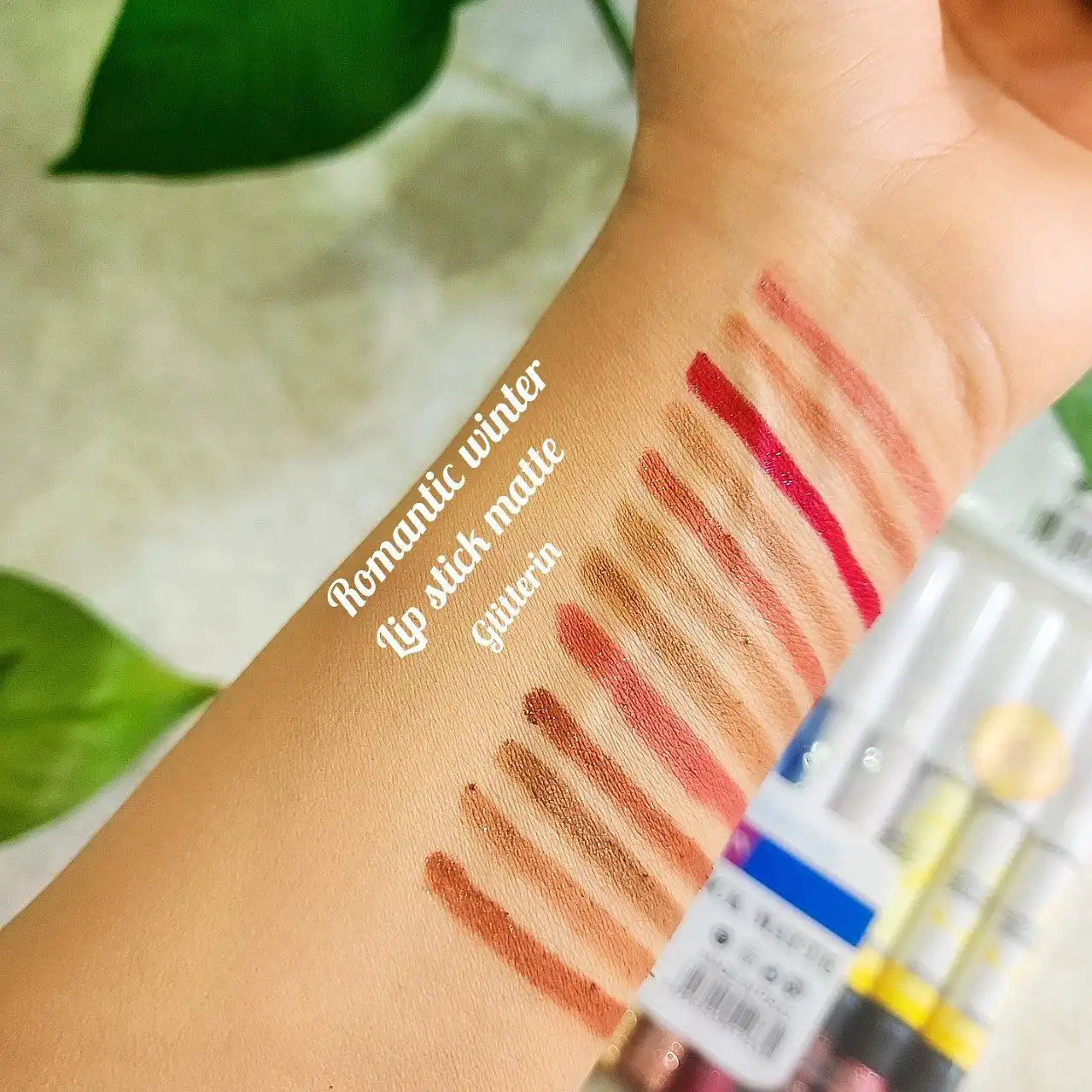 پک 12 تایی رژ لب و سایه چشم مدادی شاین دار ضد آب با ماندگاری بالا کد 2339