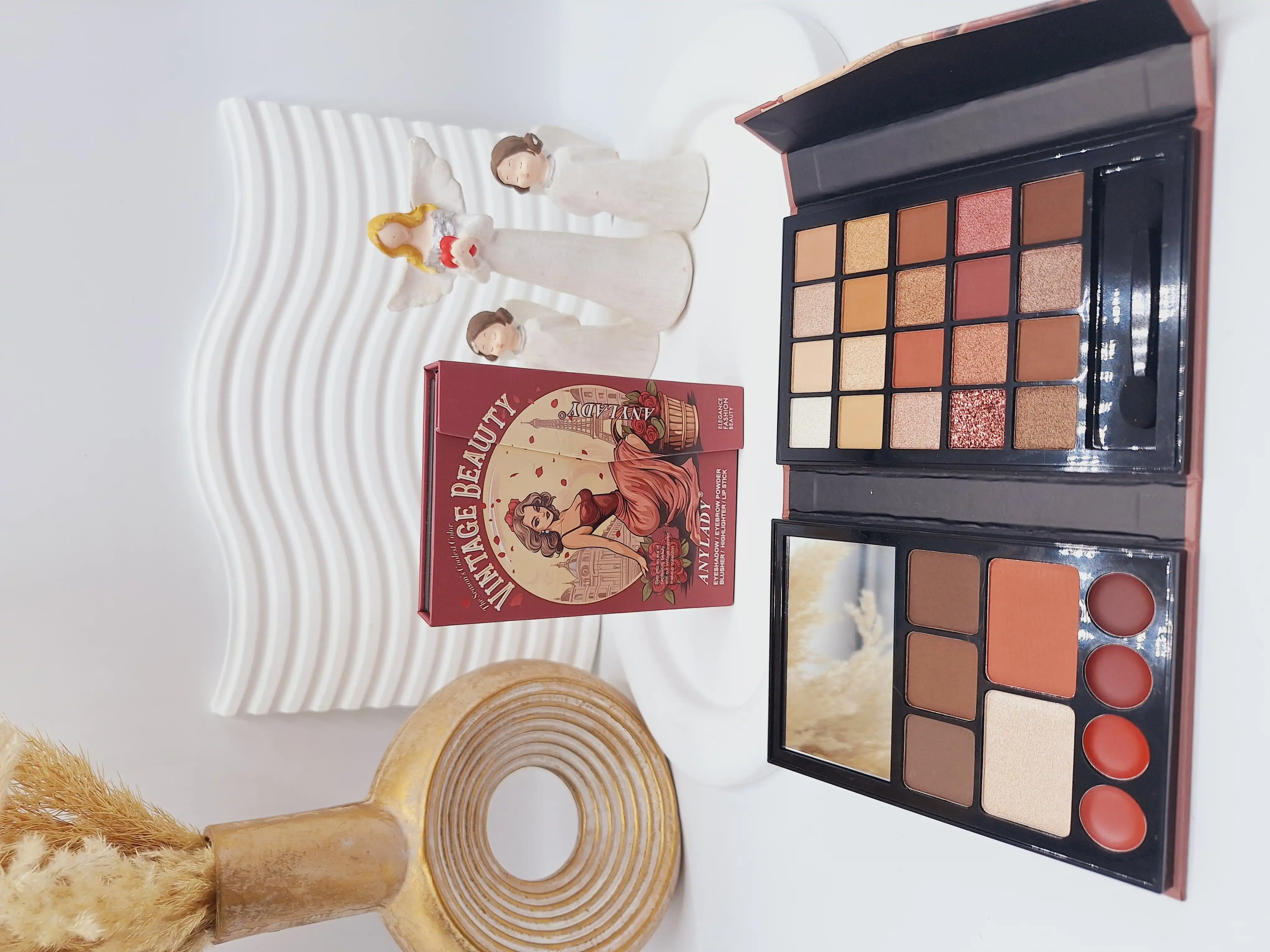 پالت سایه آنالیدی طرح ملکه الیزابت کد 8607E