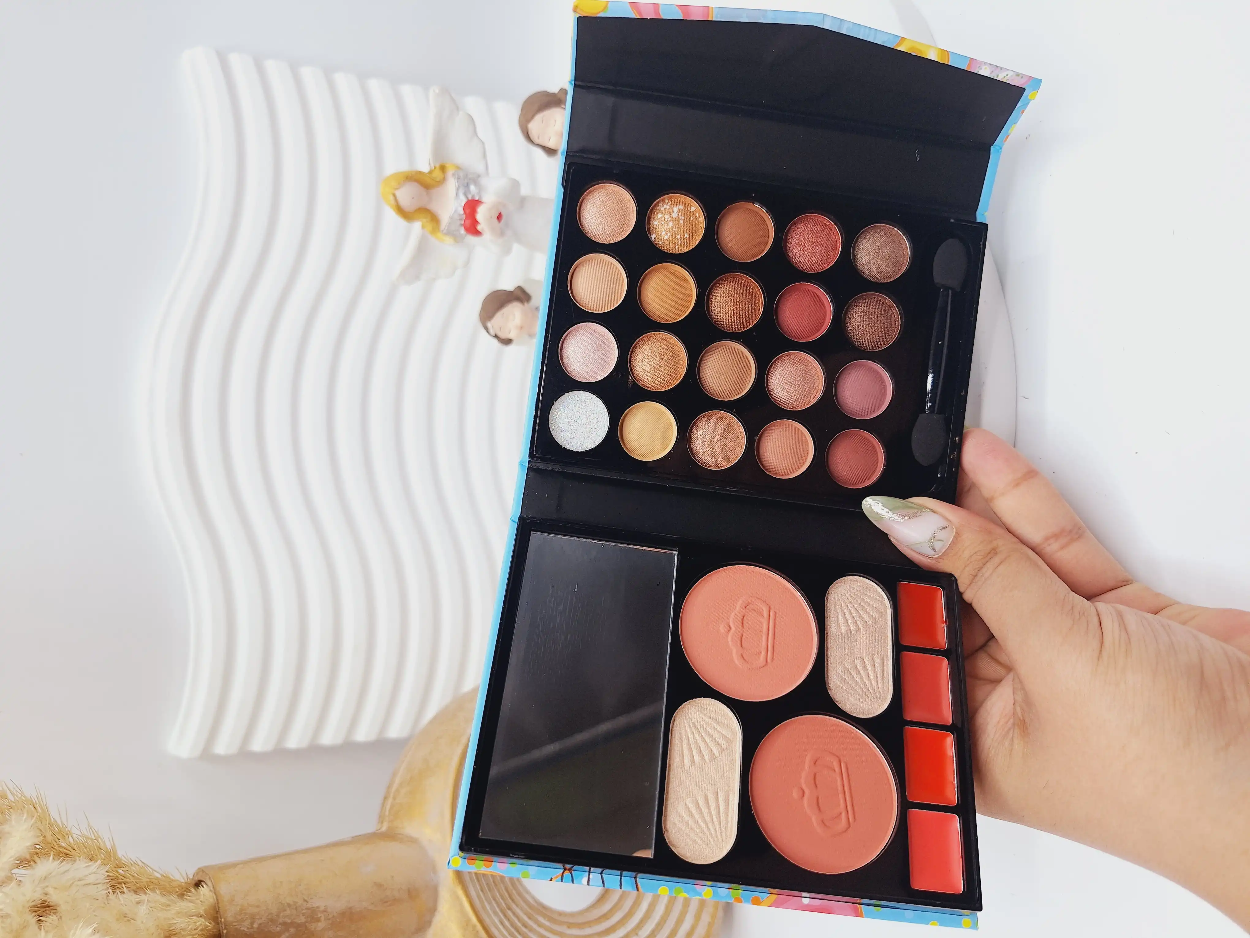 پالت سایه آنالیدی طرح دونات رنگارنگ کد 8624DU