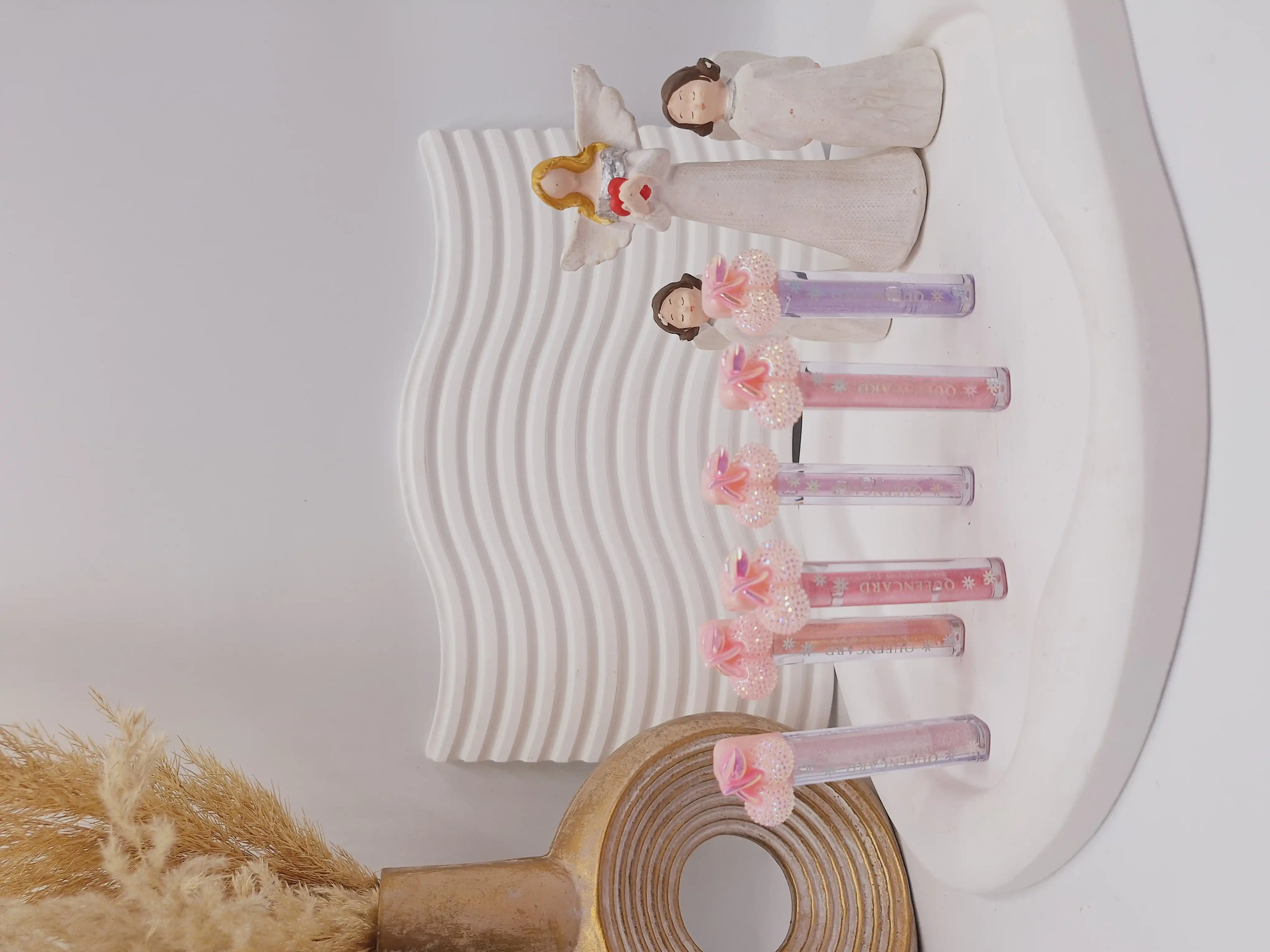 لیپ گلاس طرح گیلاس شاین دار برند magic کد L002