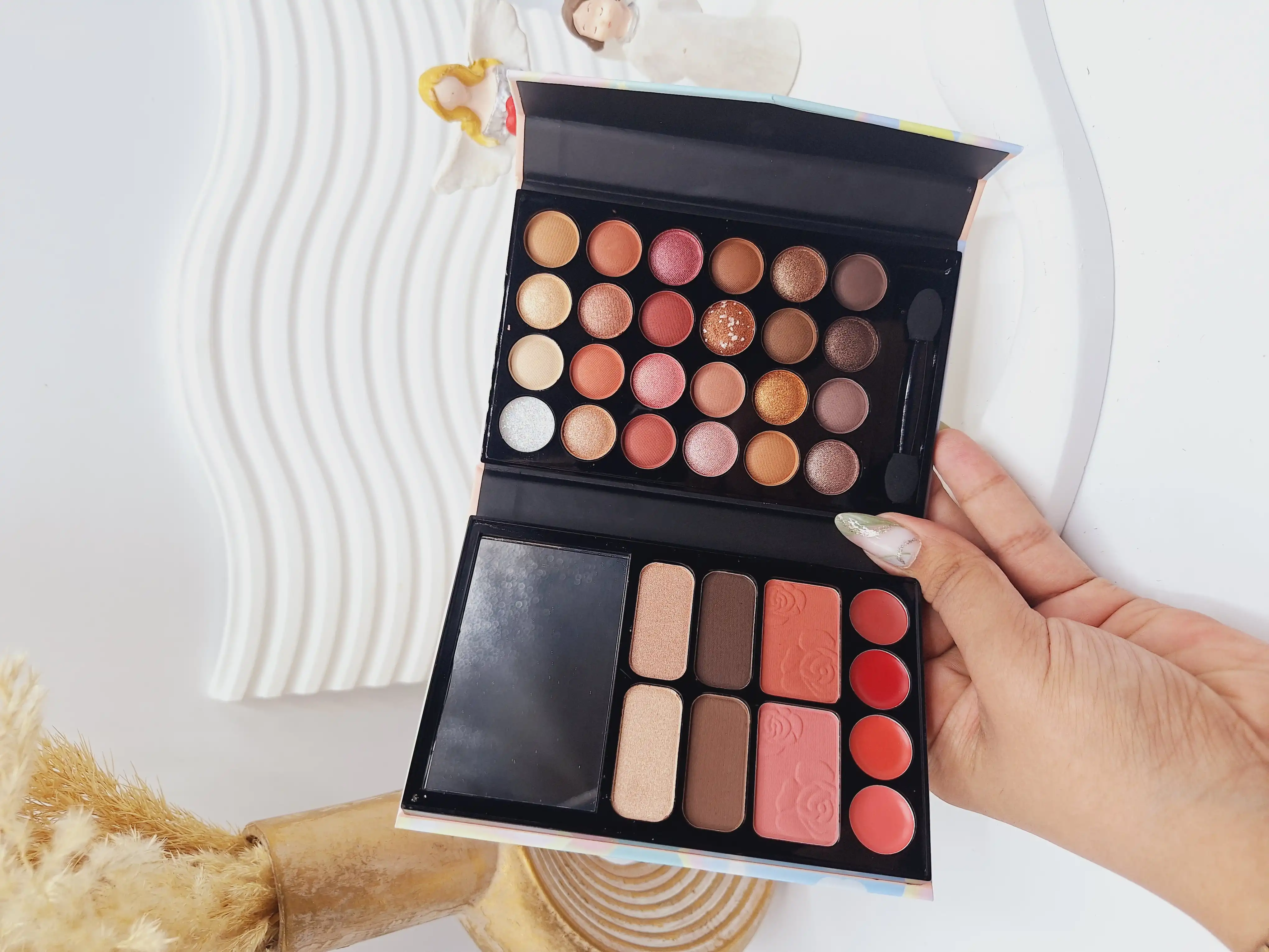 پالت سایه آنالیدی طرح دختر مو بلند کد 8609F