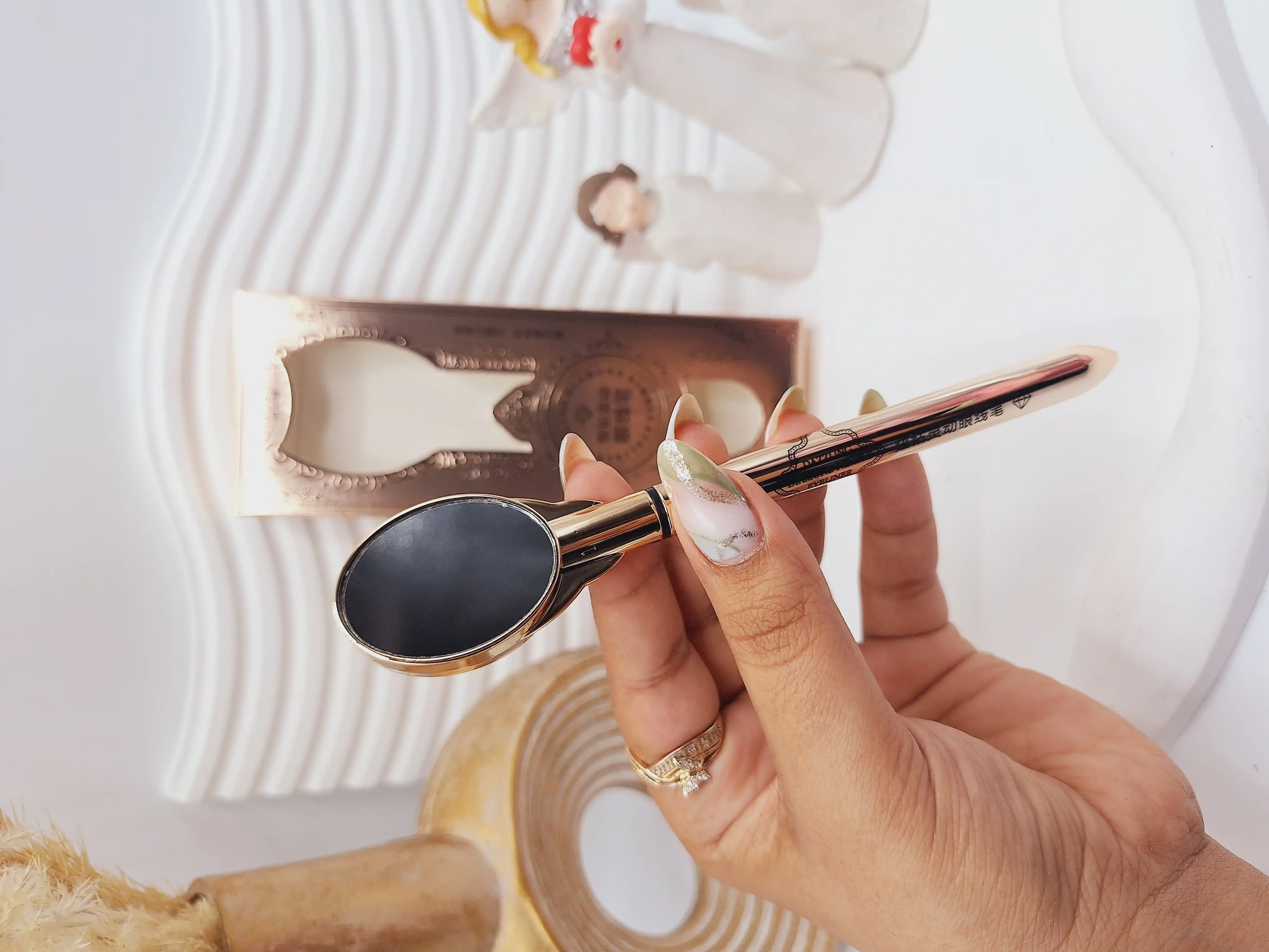 خط چشم سوپر لاکچری اصلی برند Qiaoanna کد 0136