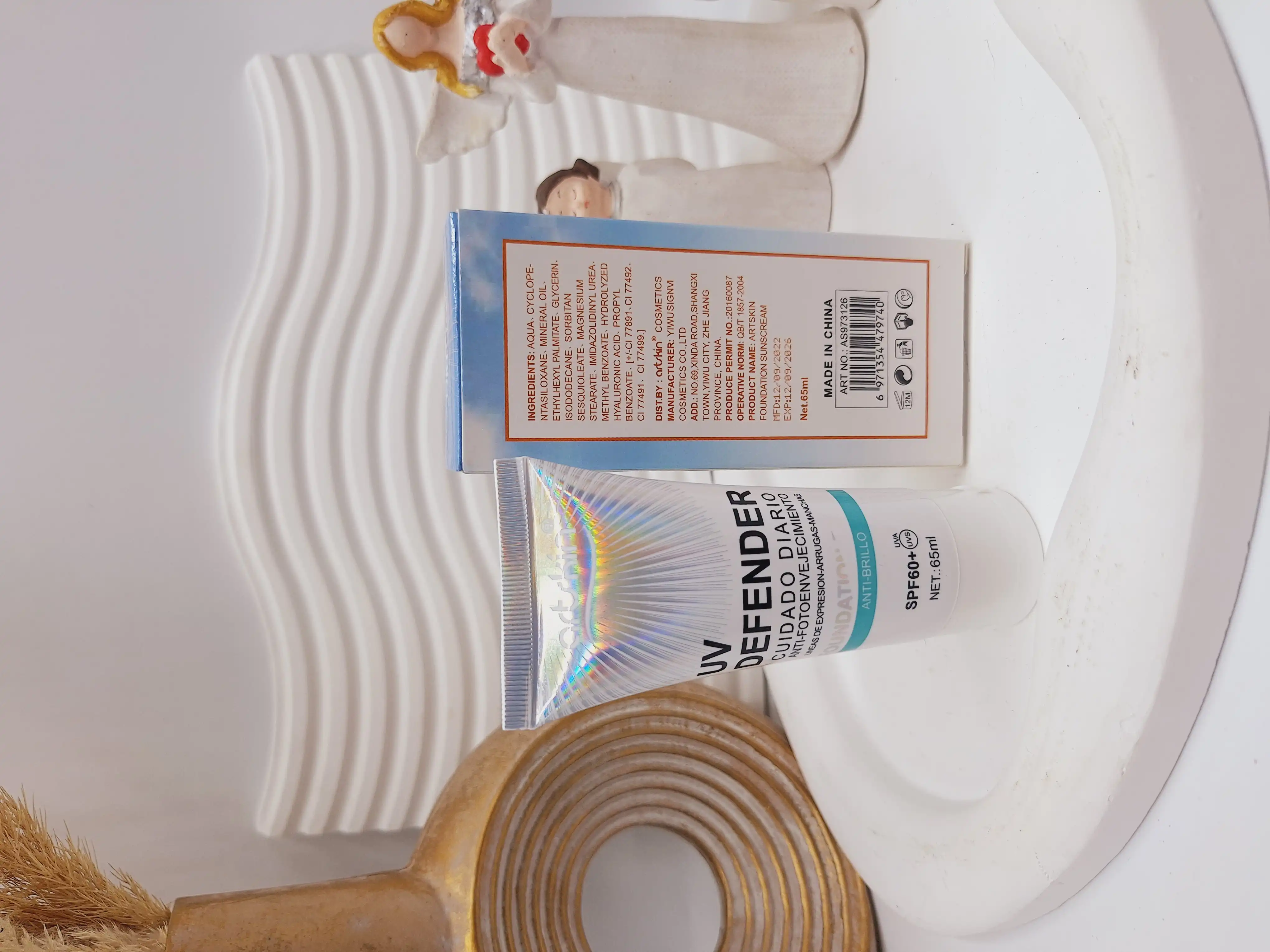 ضدآفتاب کرم پودری spf60 برند آرت اسکین کد 9740