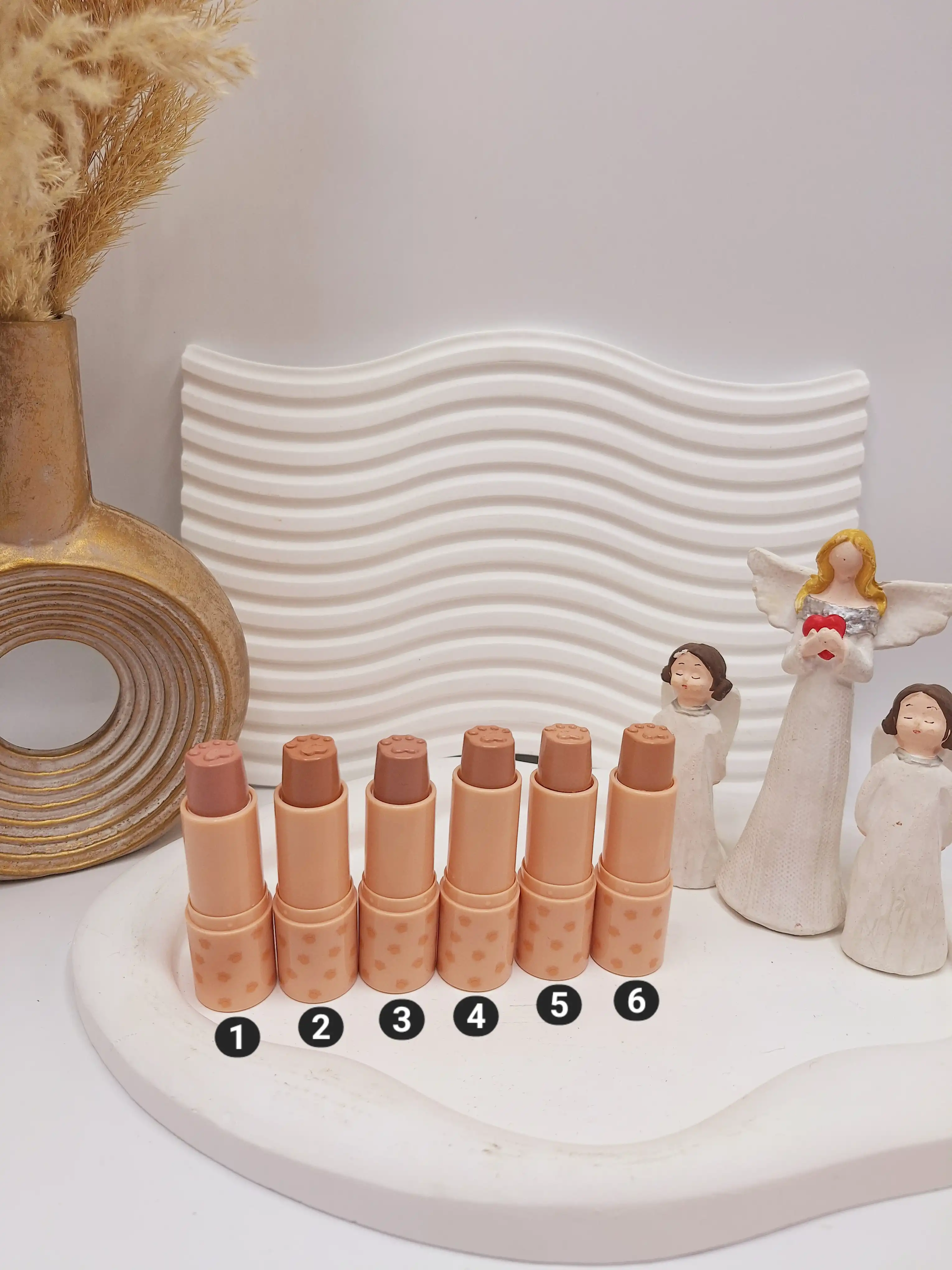 کانسیلر استیکی پنجه گربه برند Color Castibee کد 6024