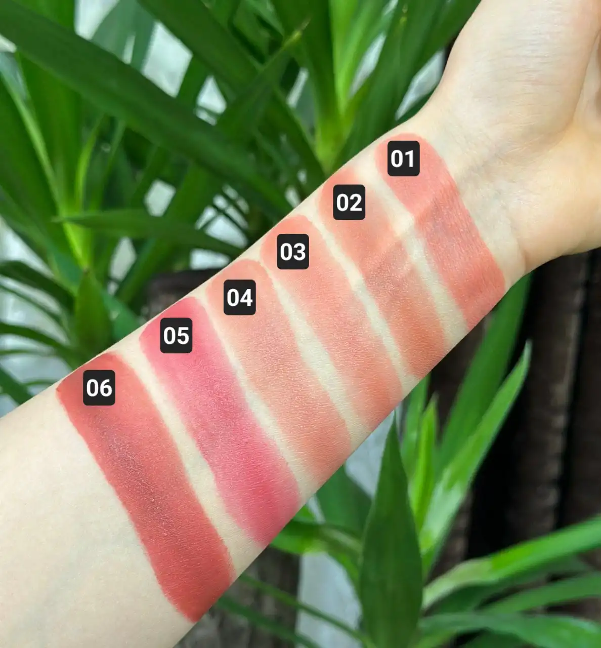 رژگونه مایع پمپی رویال پریما کد 8910