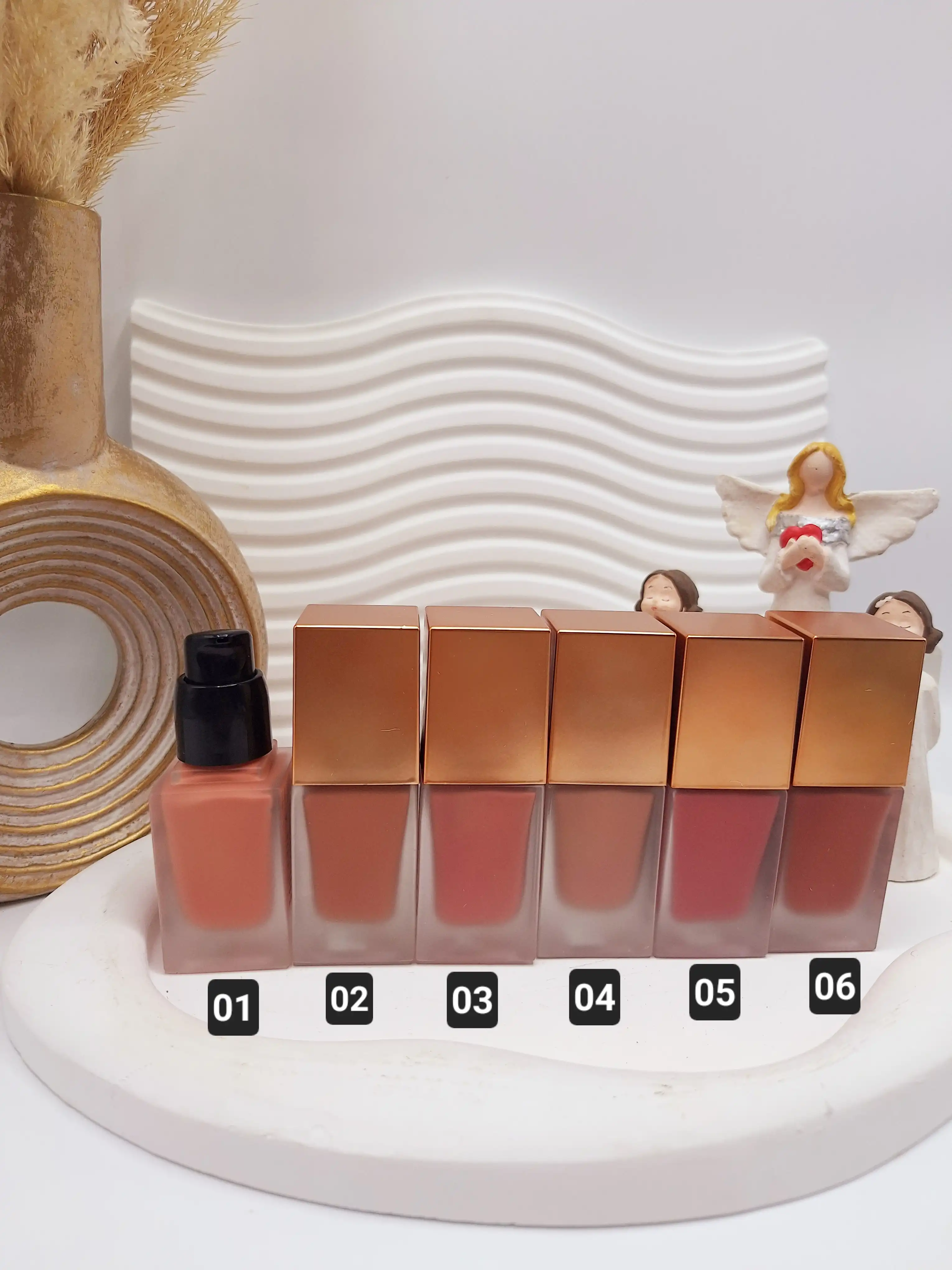 رژگونه مایع پمپی رویال پریما کد 8910