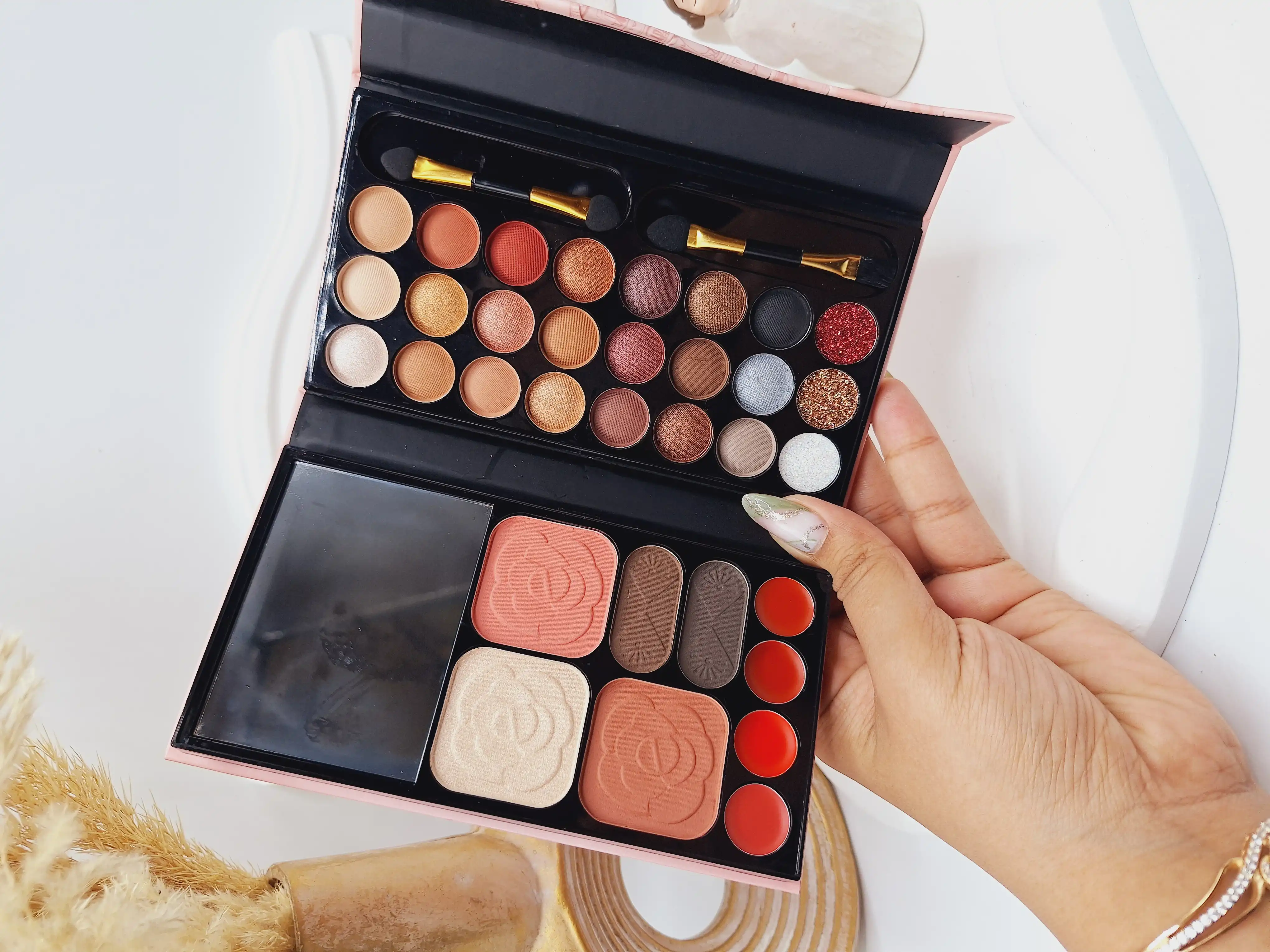 پالت سایه آنالیدی دختر جذاب برند ANYLADY کد 8636T