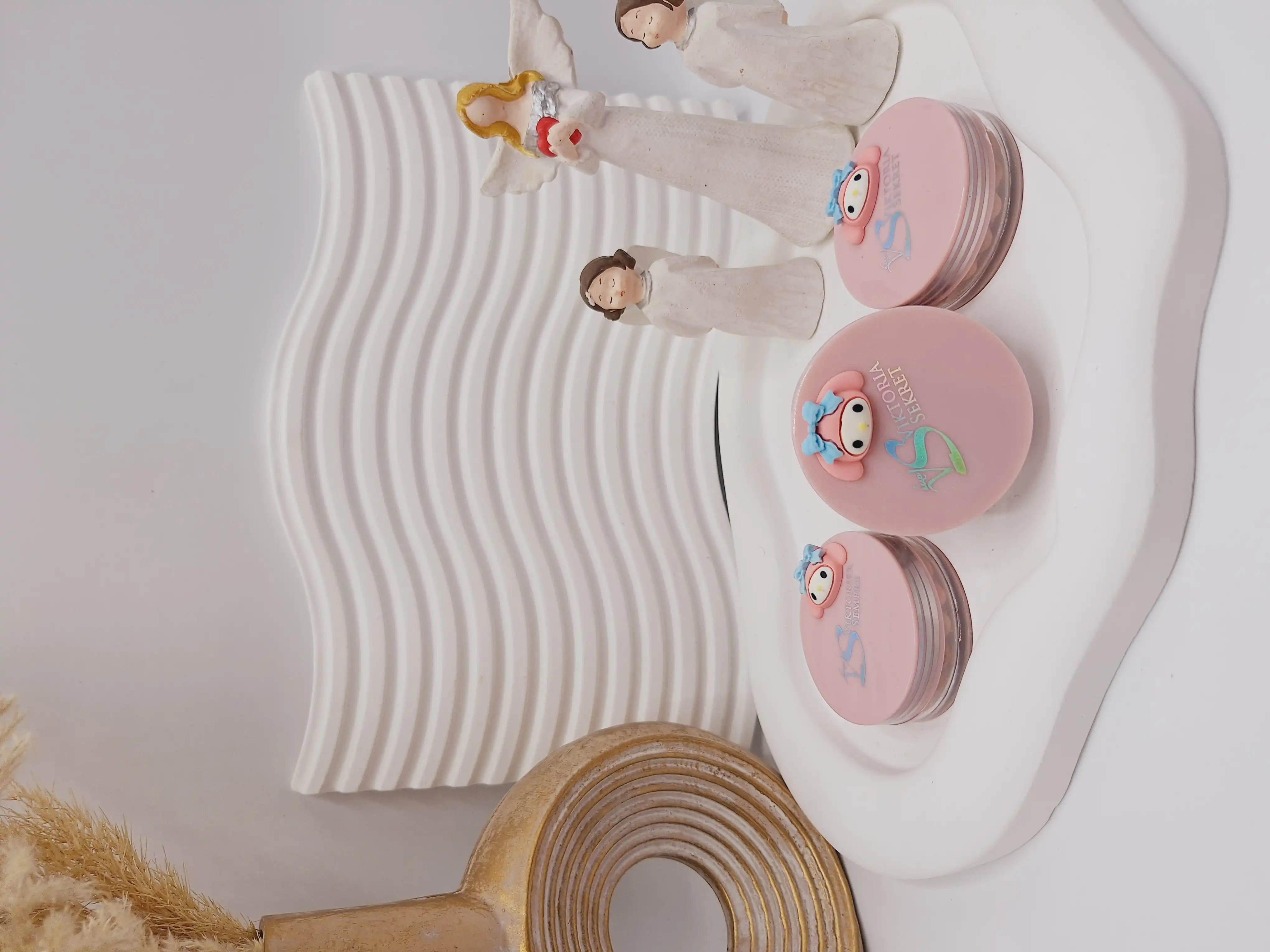 رژ گونه توپ توپی ترند طرح عروسک کیتی کد 0987