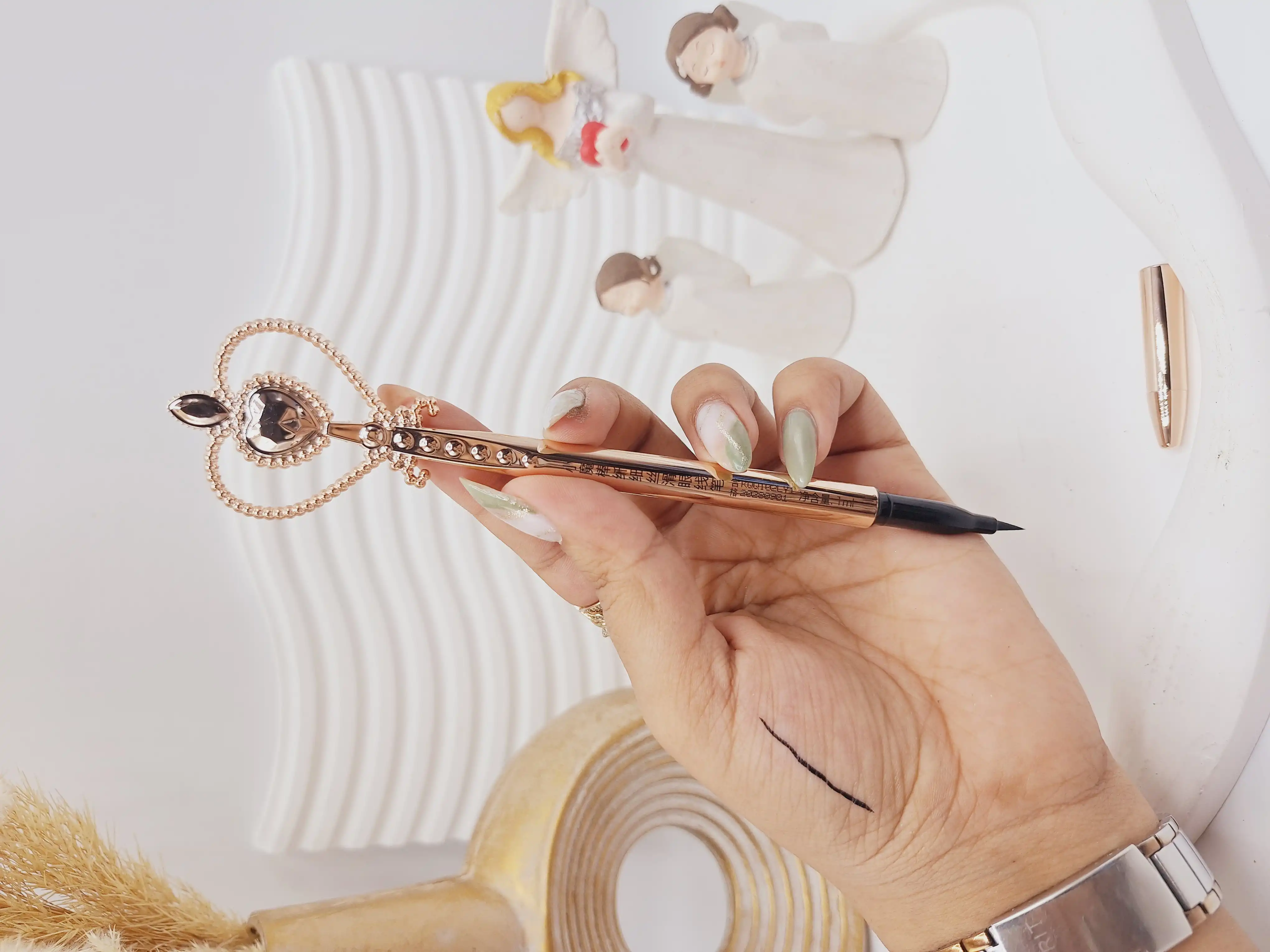 خط چشم سوپر لاکچری اصلی کاکیلی قلبی برند KAQILI کد 2659