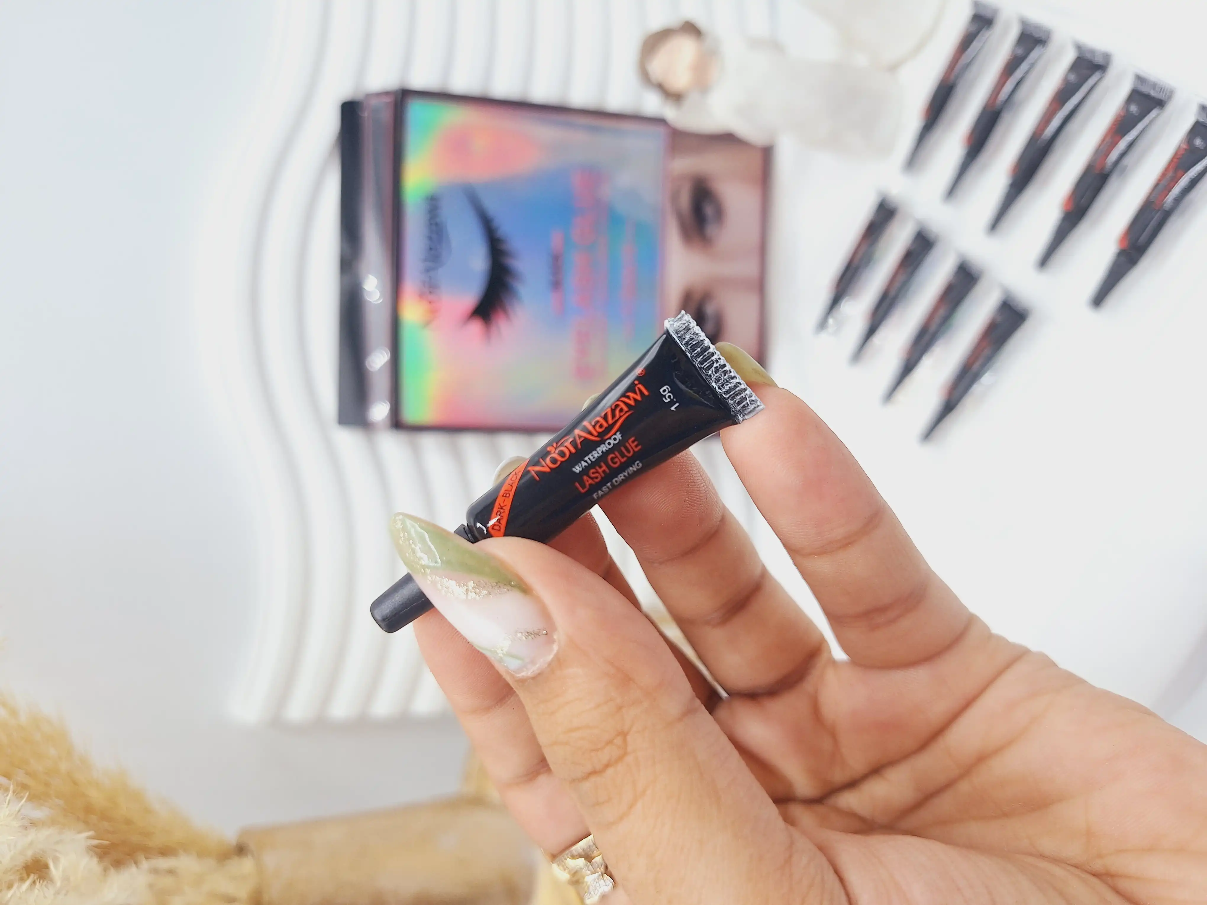 چسب مژه تکی برند Noor Alazawi حجم 1.5 گرم کد BX-3611 (کارتن مکعب)