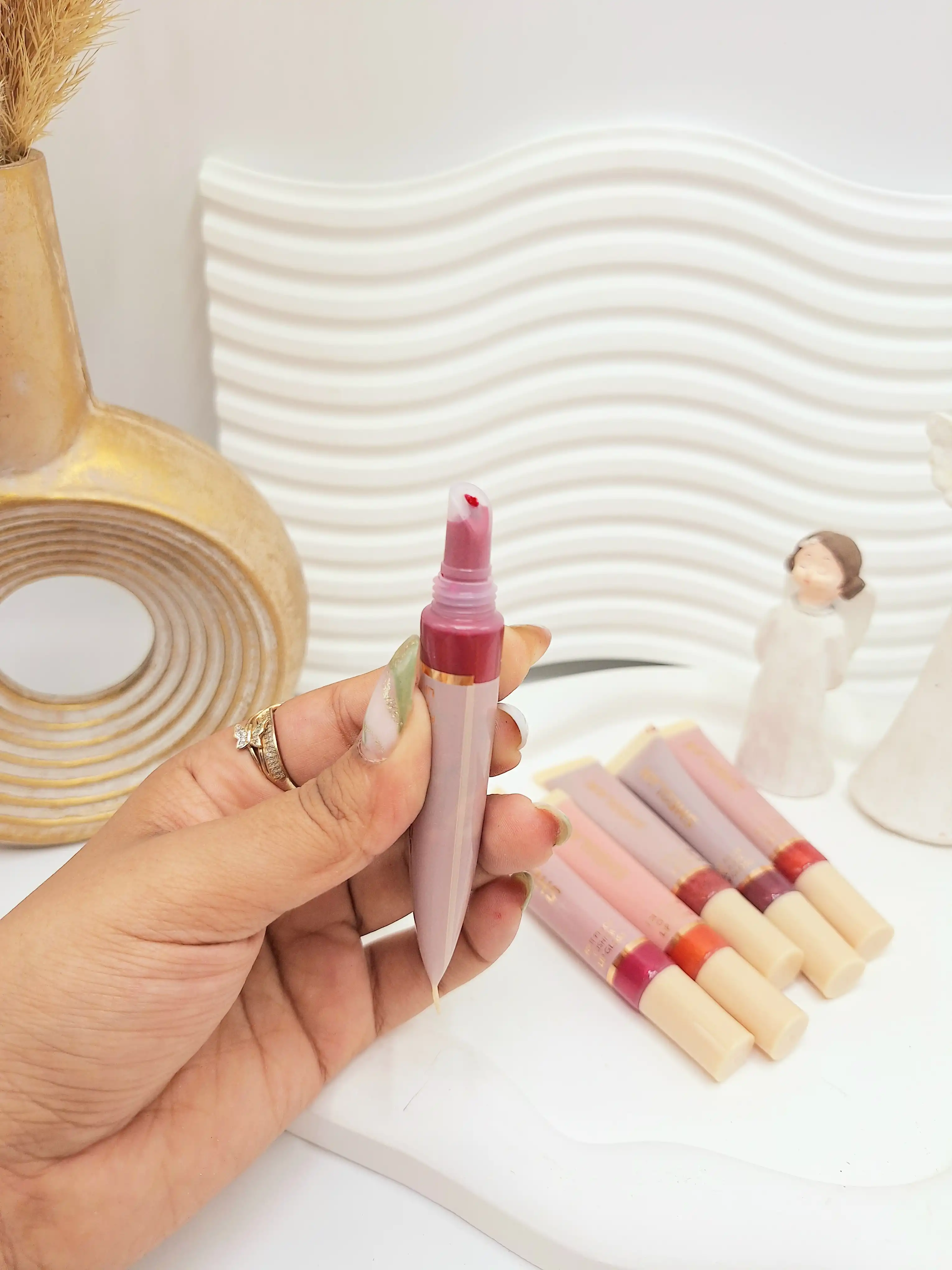 لیپ گلاس خوش رنگ و ترند برند شیگلم کد 0003