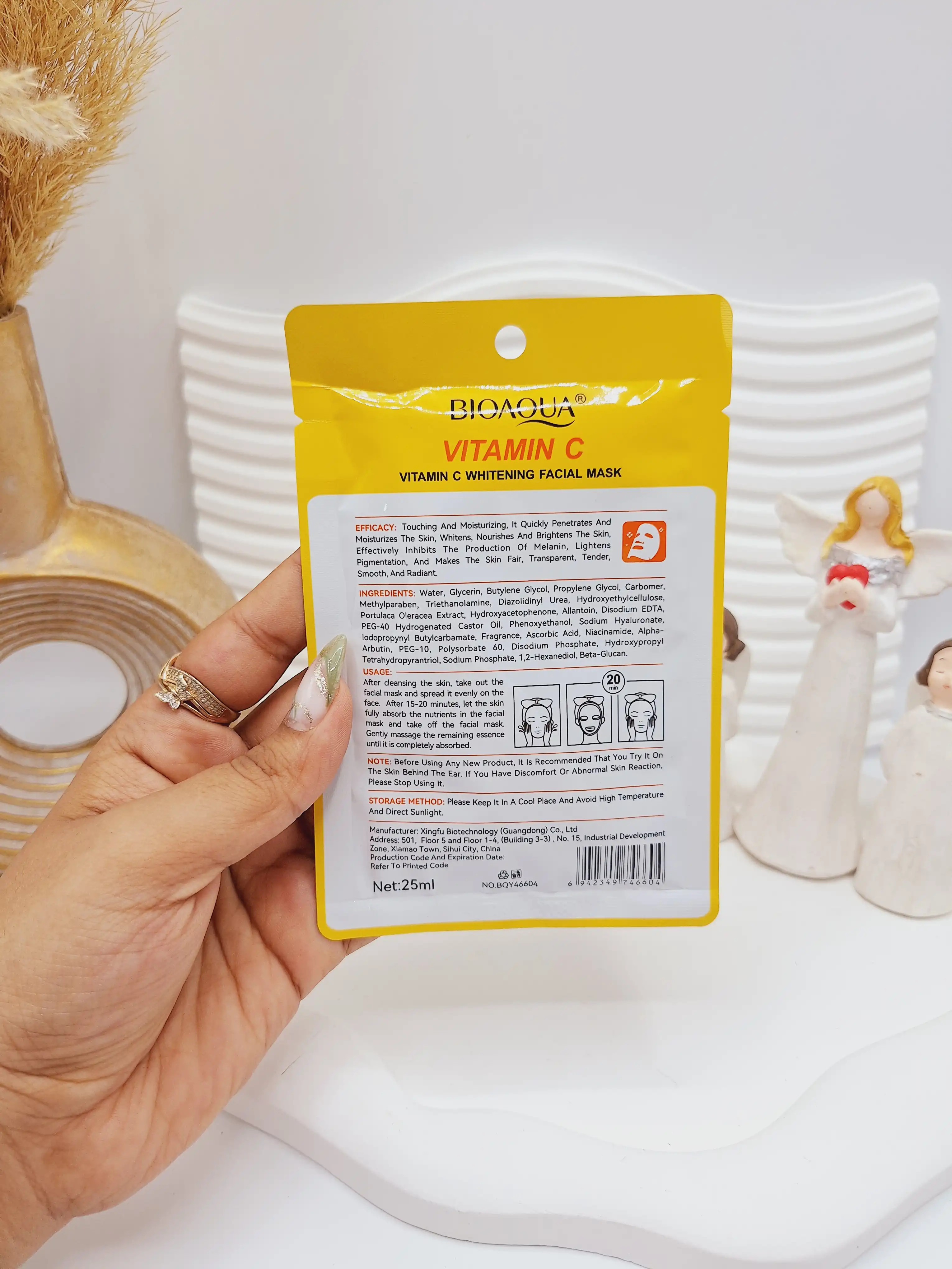ماسک ورقه ای سفیده کننده کپسولی اسانس ویتامین سی با مرطوب کنندگی 24 ساعته کد 6604