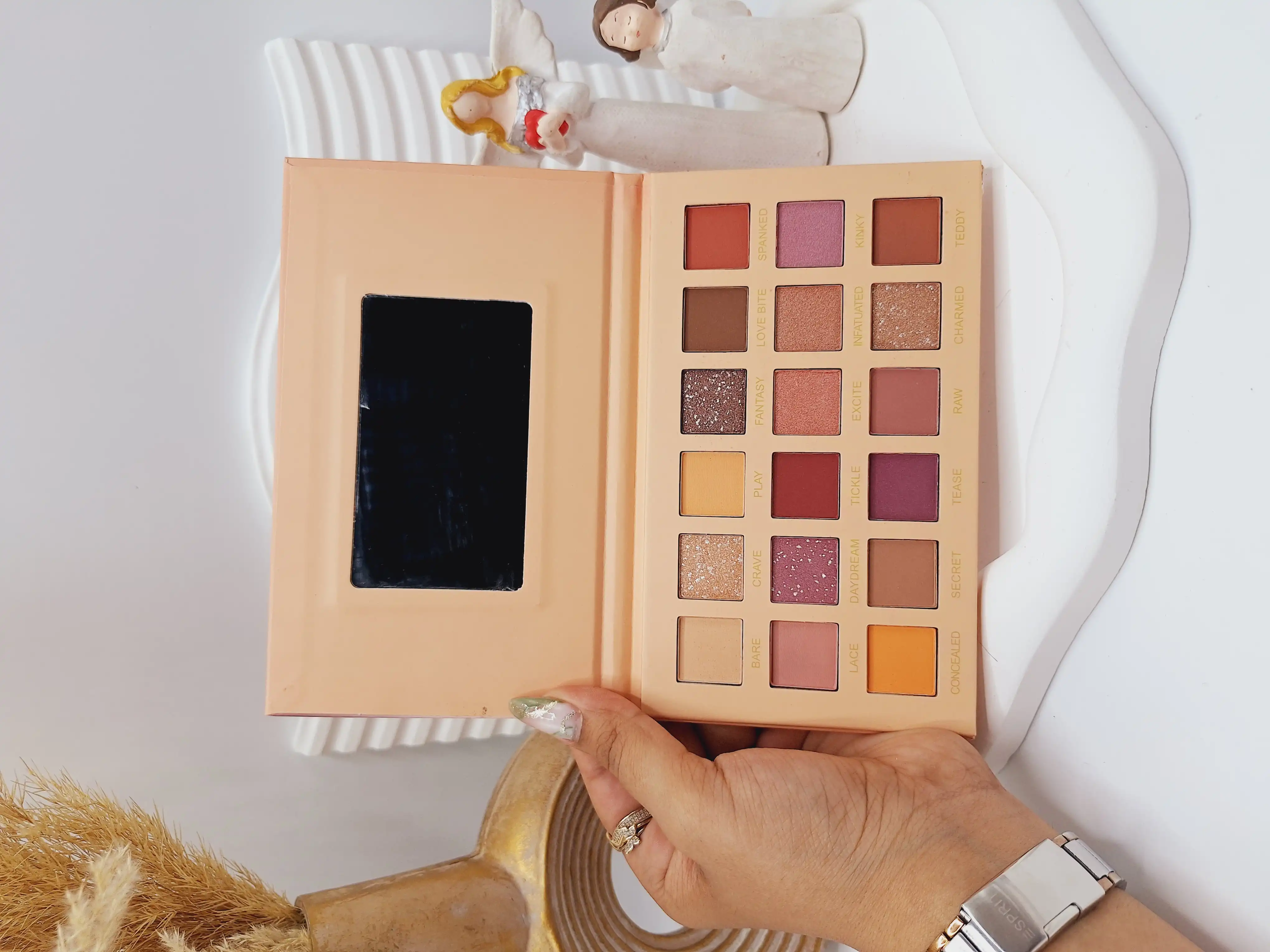 پالت سایه خوش رنگ و ترند برند NUDE  0230 کد 0235