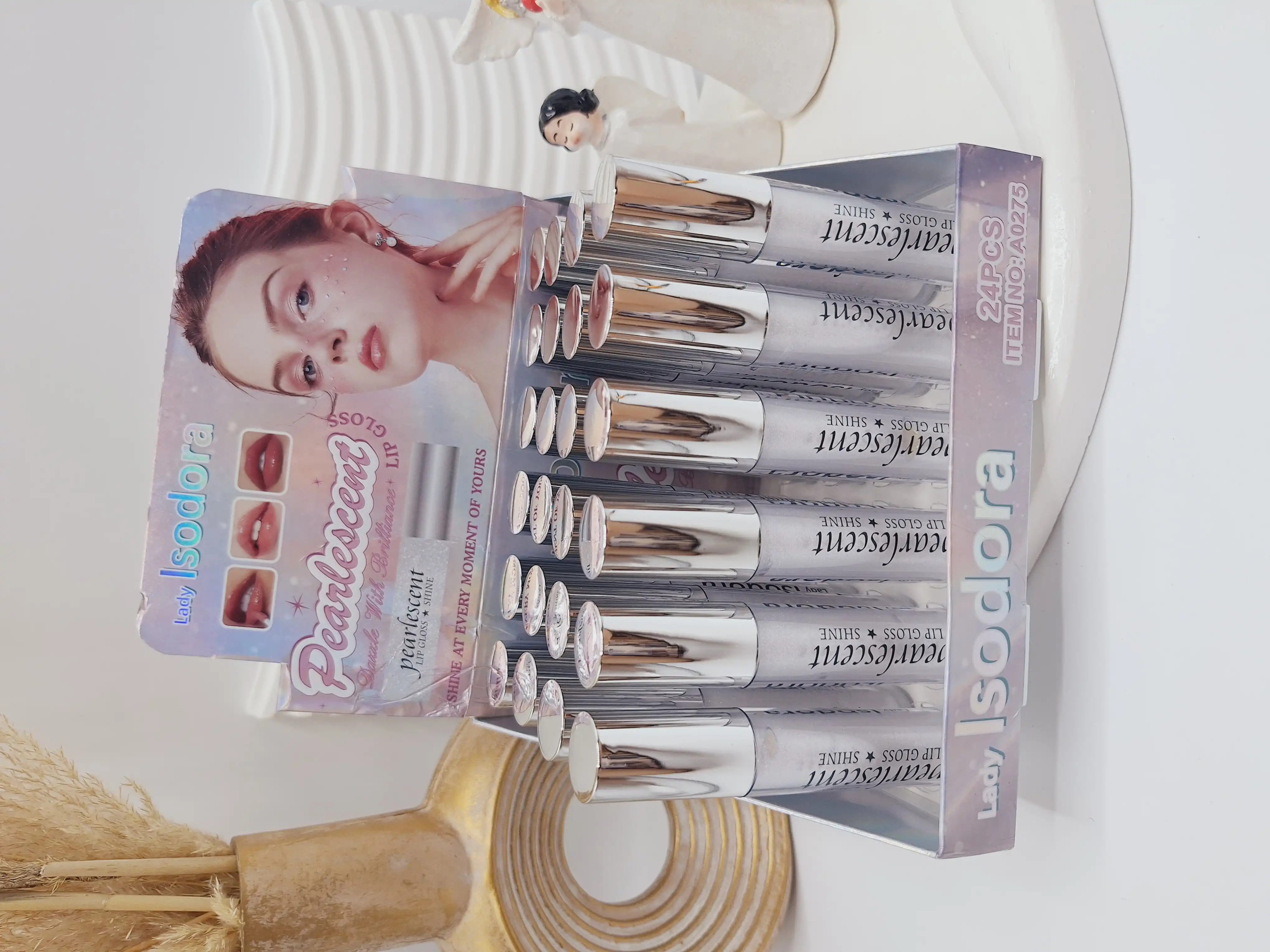 لیپ گلاس شاین دار جذاب برند  Isodora کد A 0275