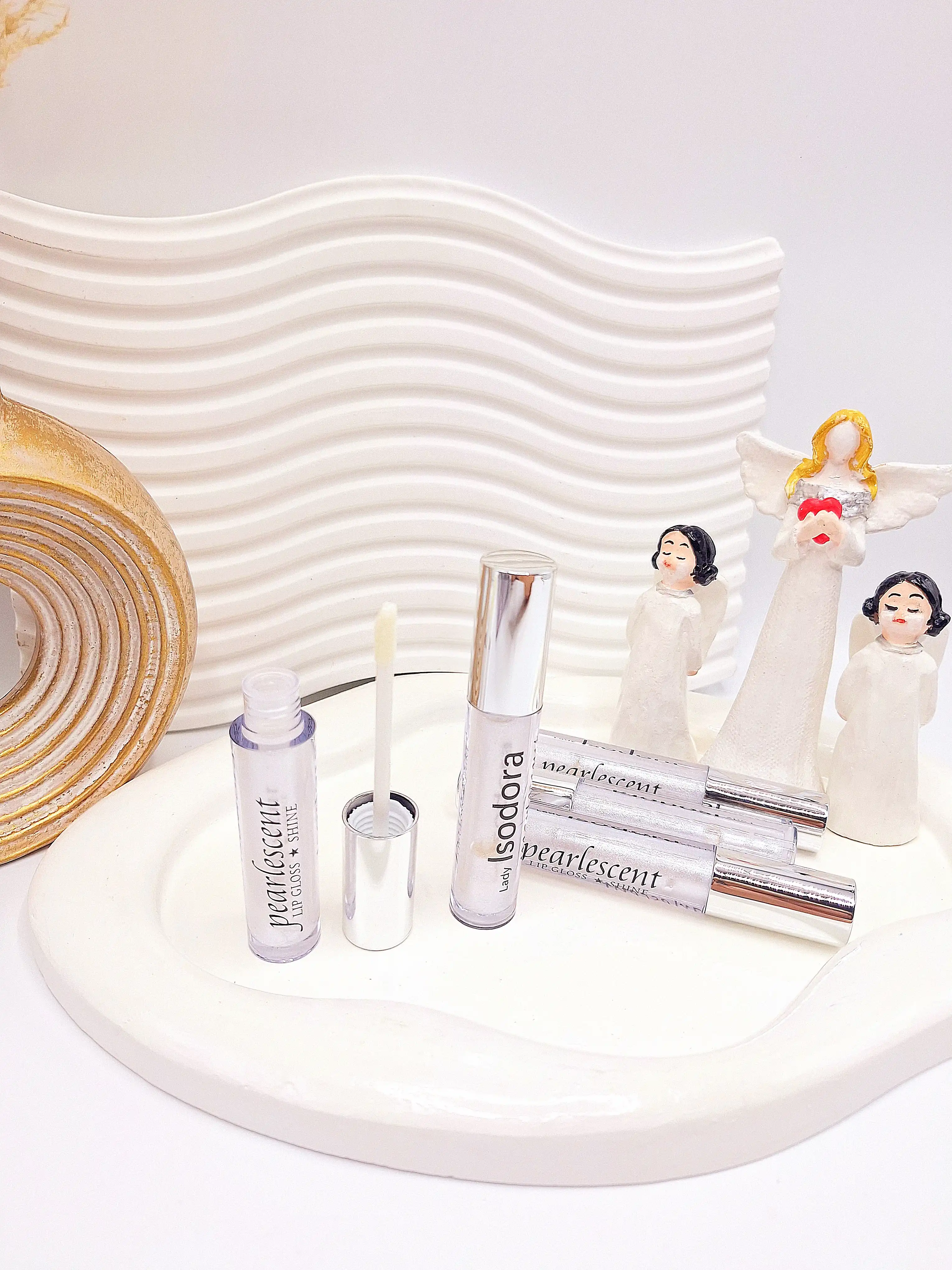 لیپ گلاس شاین دار جذاب برند  Isodora کد A 0275