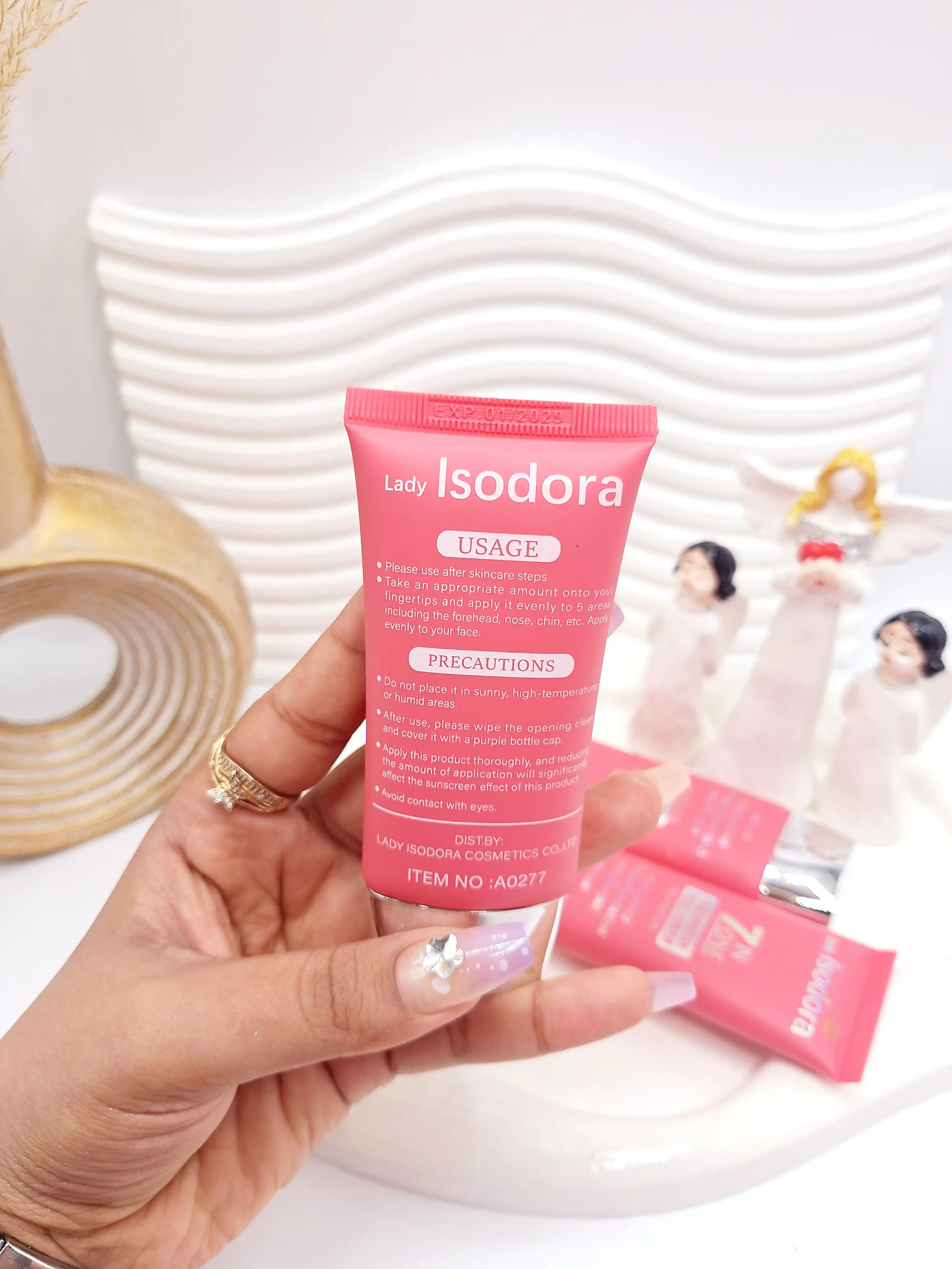 کرم پودر تیوپی فول کاور برند Isodora کد A0277