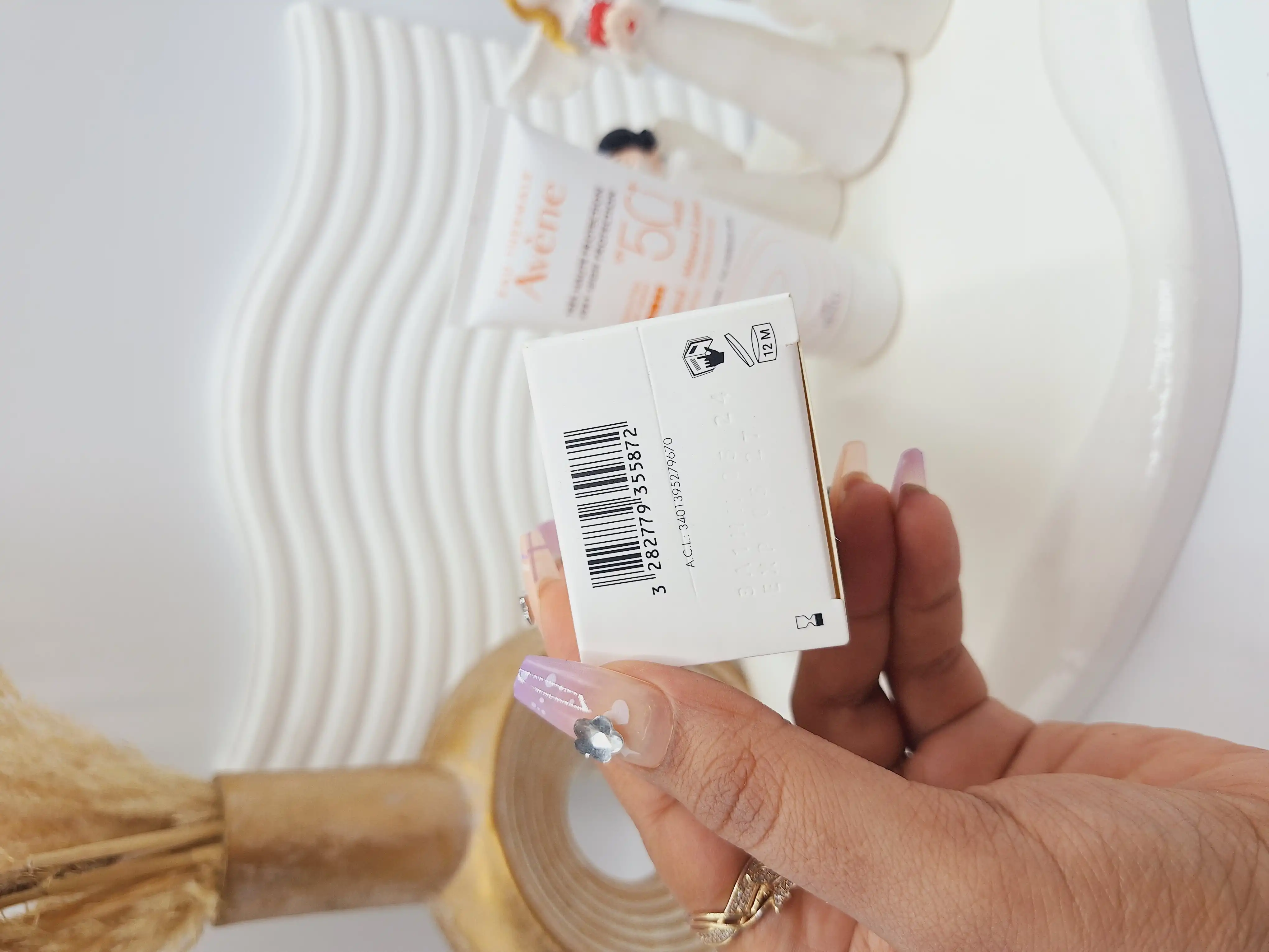 ضدآفتاب بی رنگ SPF 50 برند Avène کد 5872