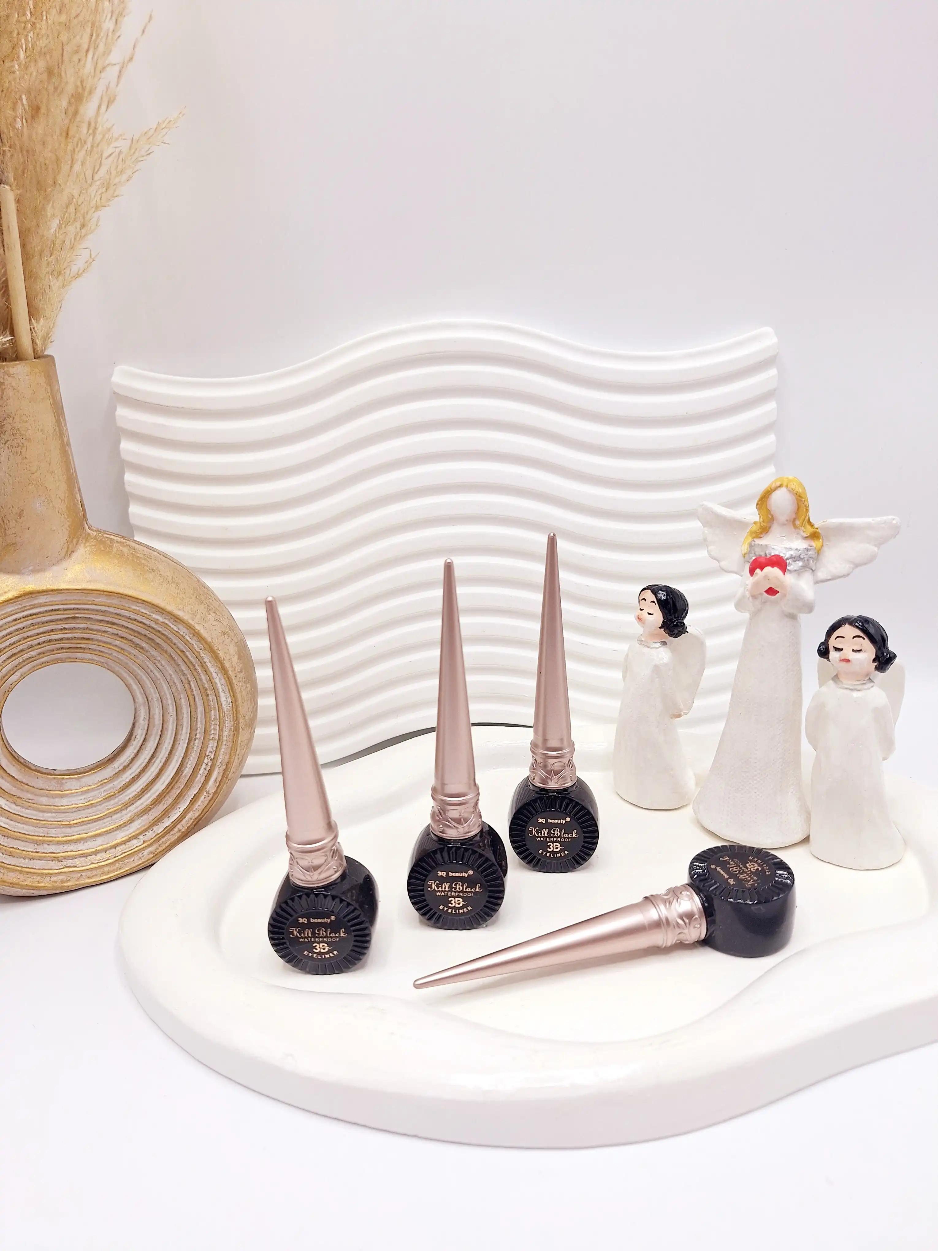 خط چشم مشکی ماژیکی برند 3Q beauty کد 2997