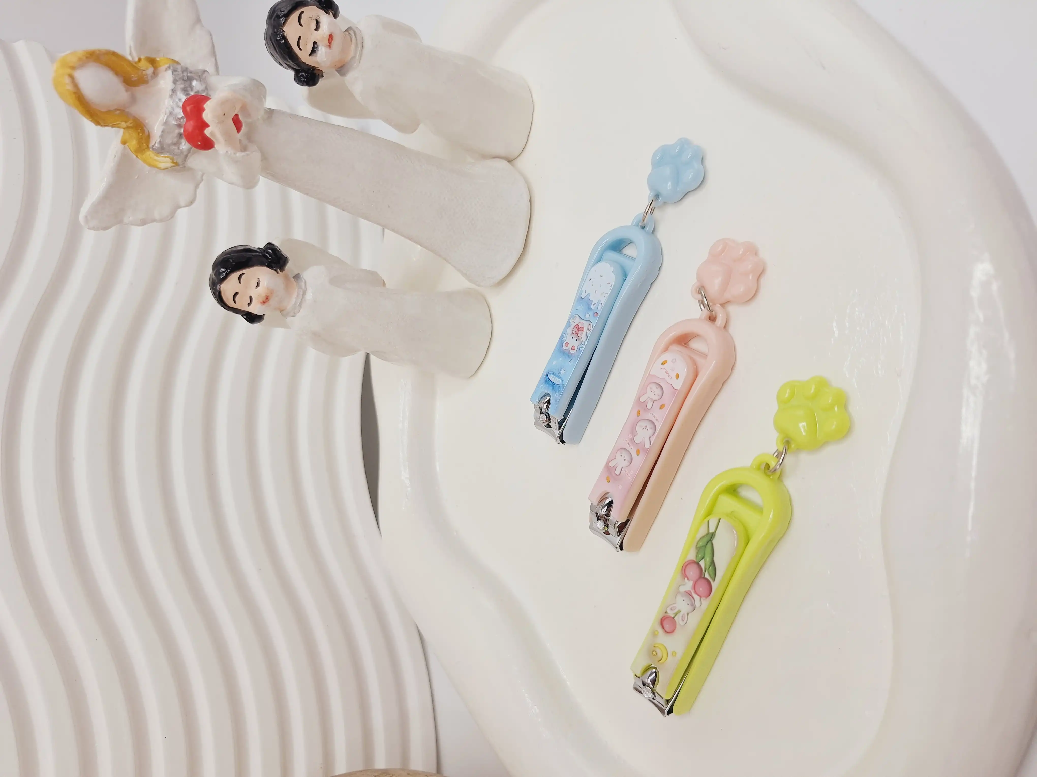 ناخن گیر فانتزی رنگی طرح پنجه گربه