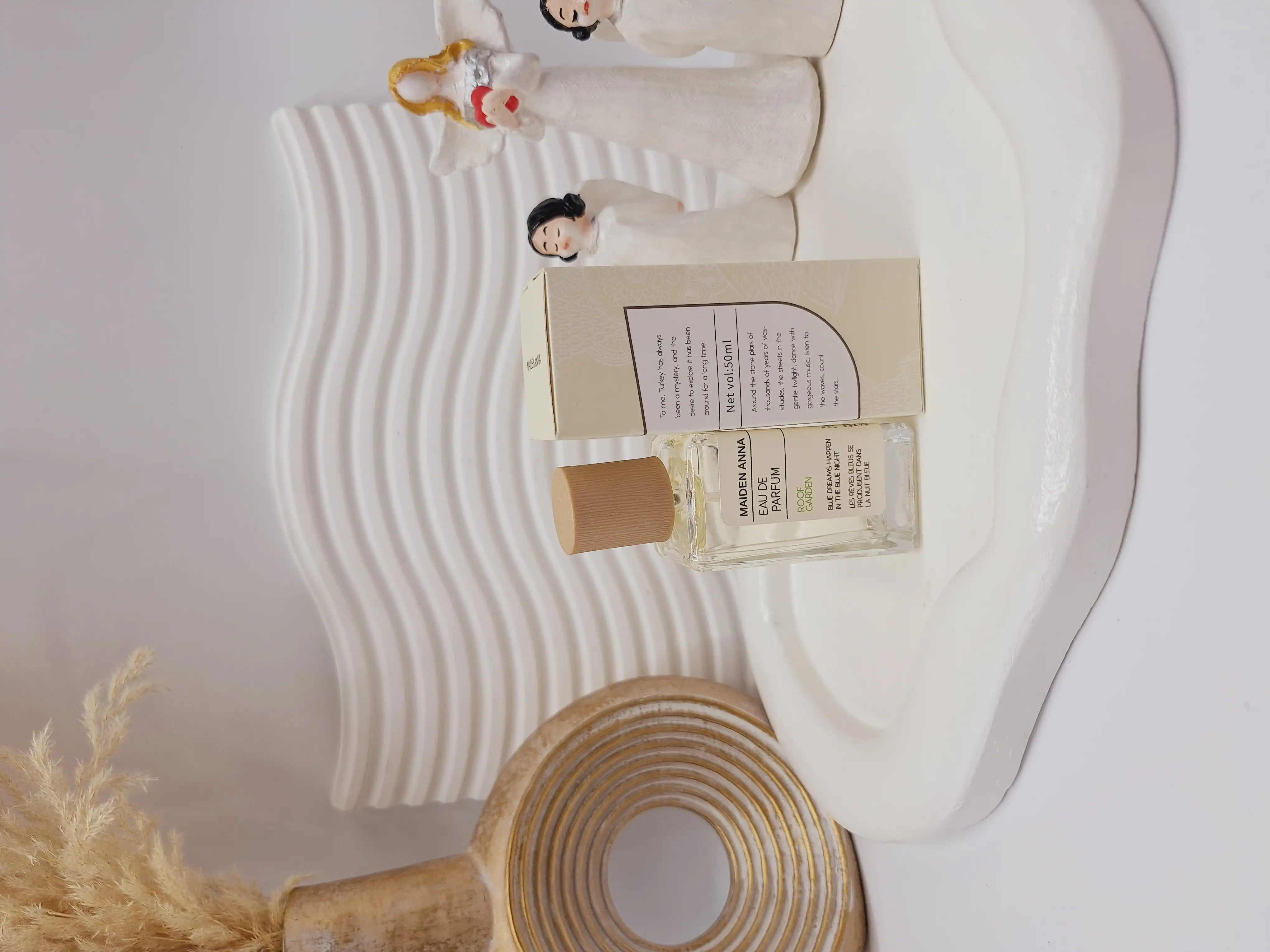 عطر بیکینی رایحه درخت و برگ (ROOF GARDEN) حجم 50 میل فوق العاده خوشبو با ماندگاری بالا ساخت ترکیه