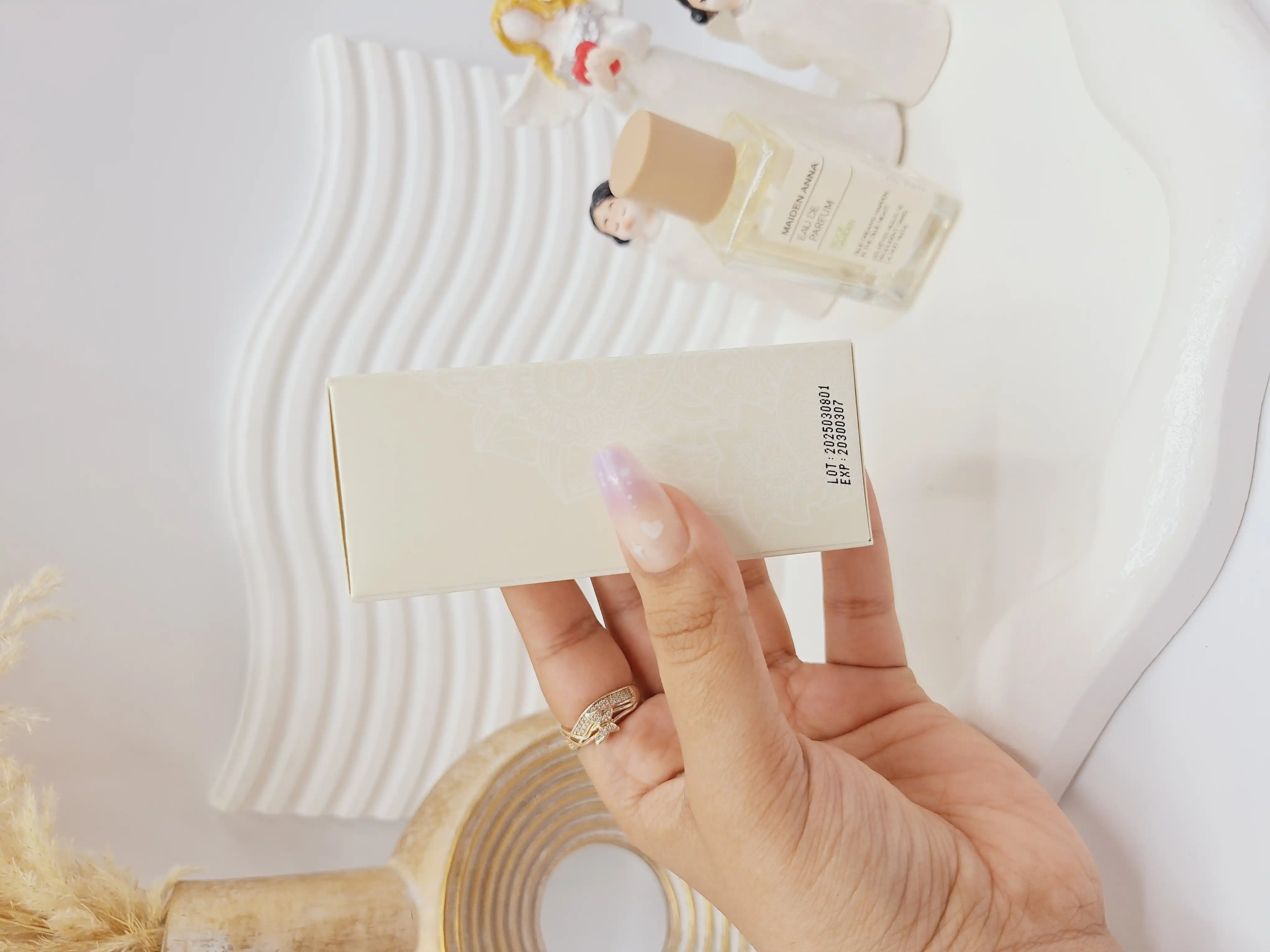 عطر بیکینی رایحه درخت و برگ (ROOF GARDEN) حجم 50 میل فوق العاده خوشبو با ماندگاری بالا ساخت ترکیه