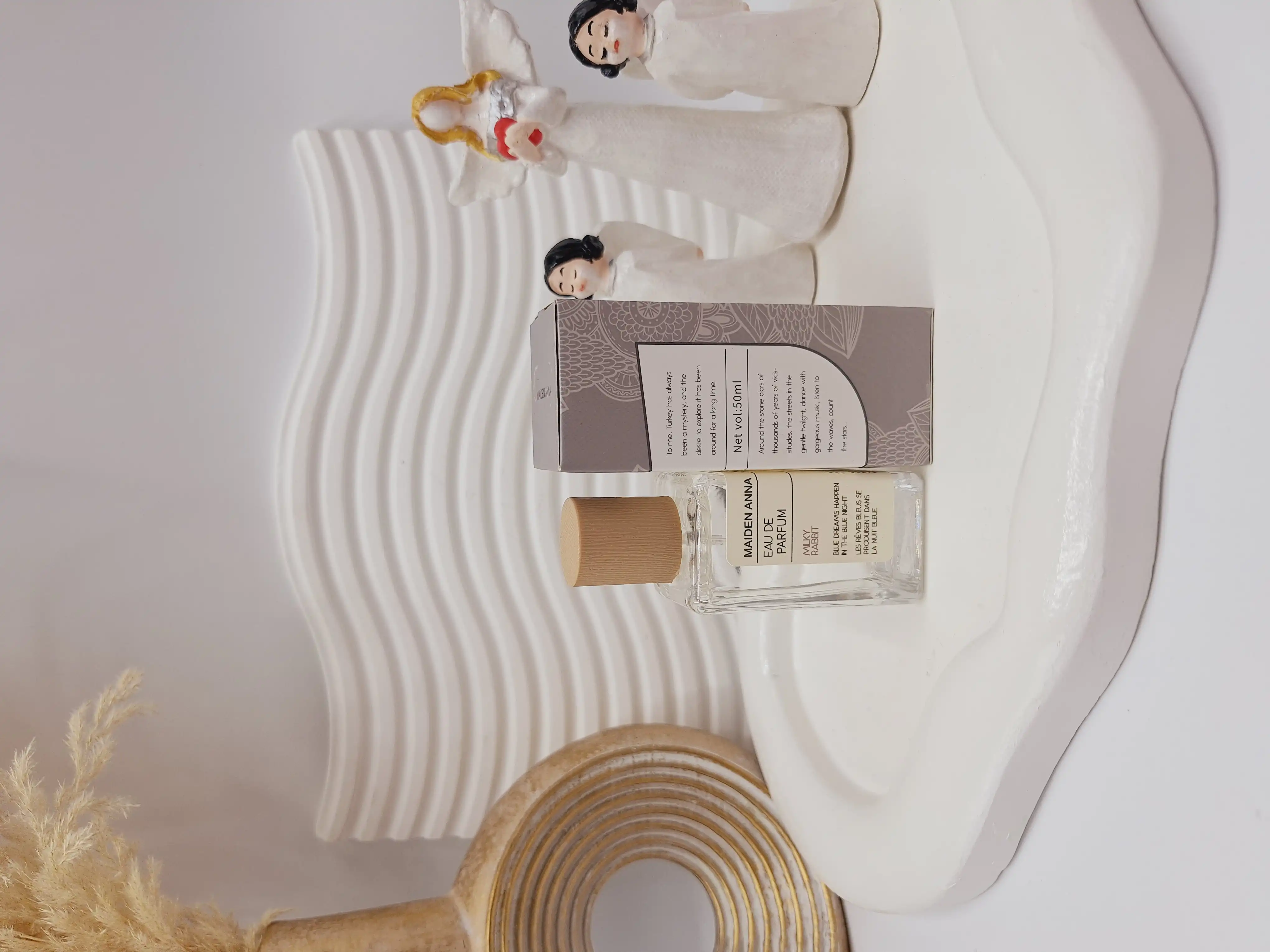 عطر بیکینی رایحه چوب دودی (MILKY RABBIT) حجم 50 میل فوق العاده خوشبو با ماندگاری بالا ساخت ترکیه