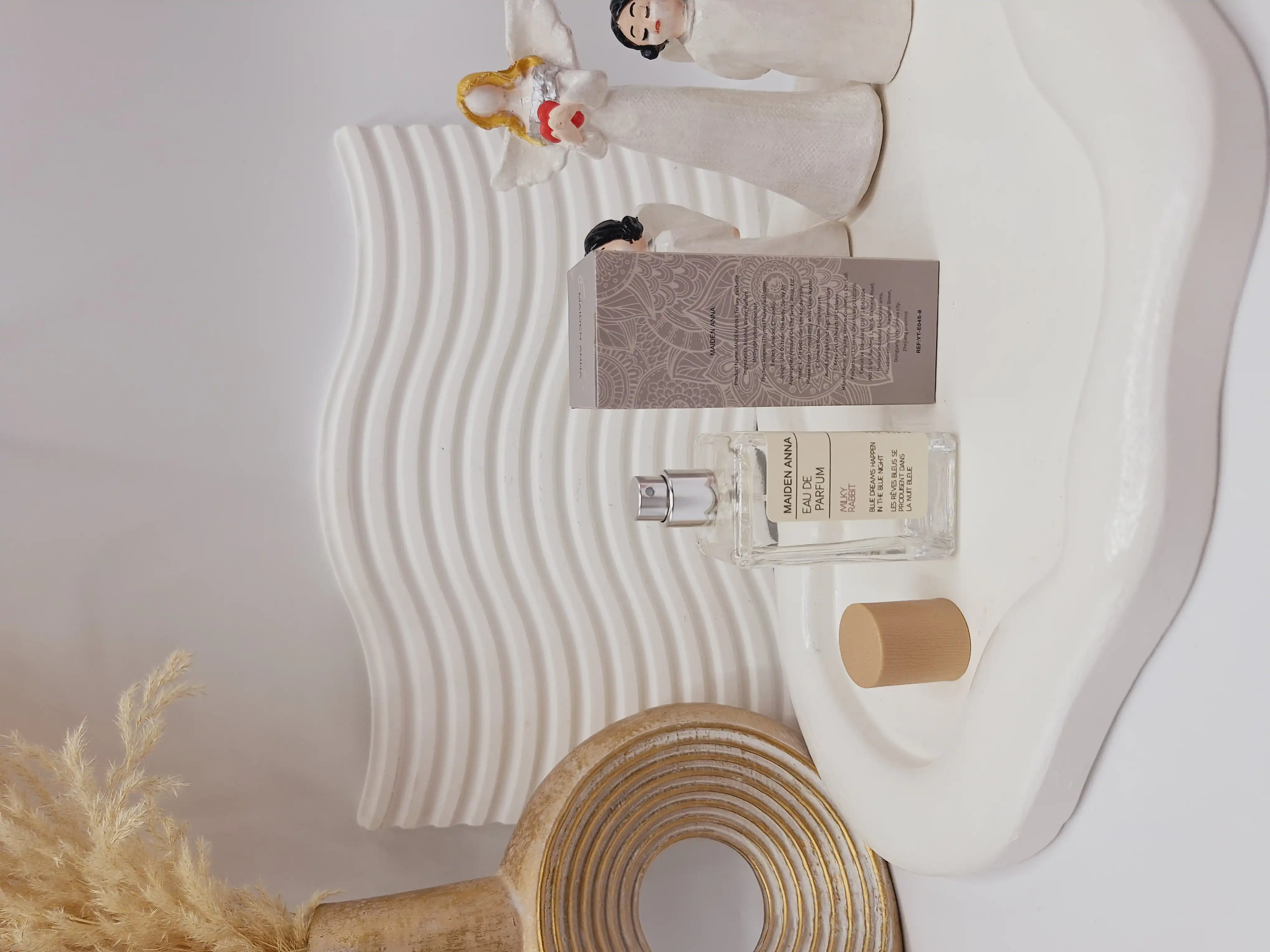 عطر بیکینی رایحه چوب دودی (MILKY RABBIT) حجم 50 میل فوق العاده خوشبو با ماندگاری بالا ساخت ترکیه