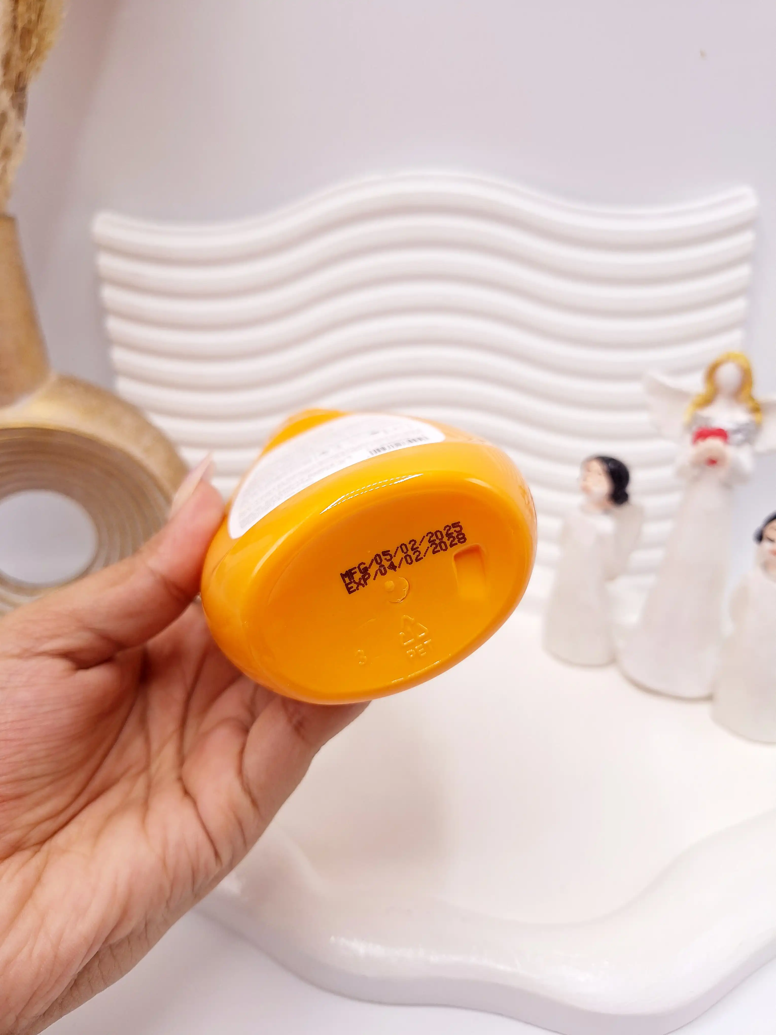 نمک بدن ویتامین سی نارنجی  بیواکوا کد 4458