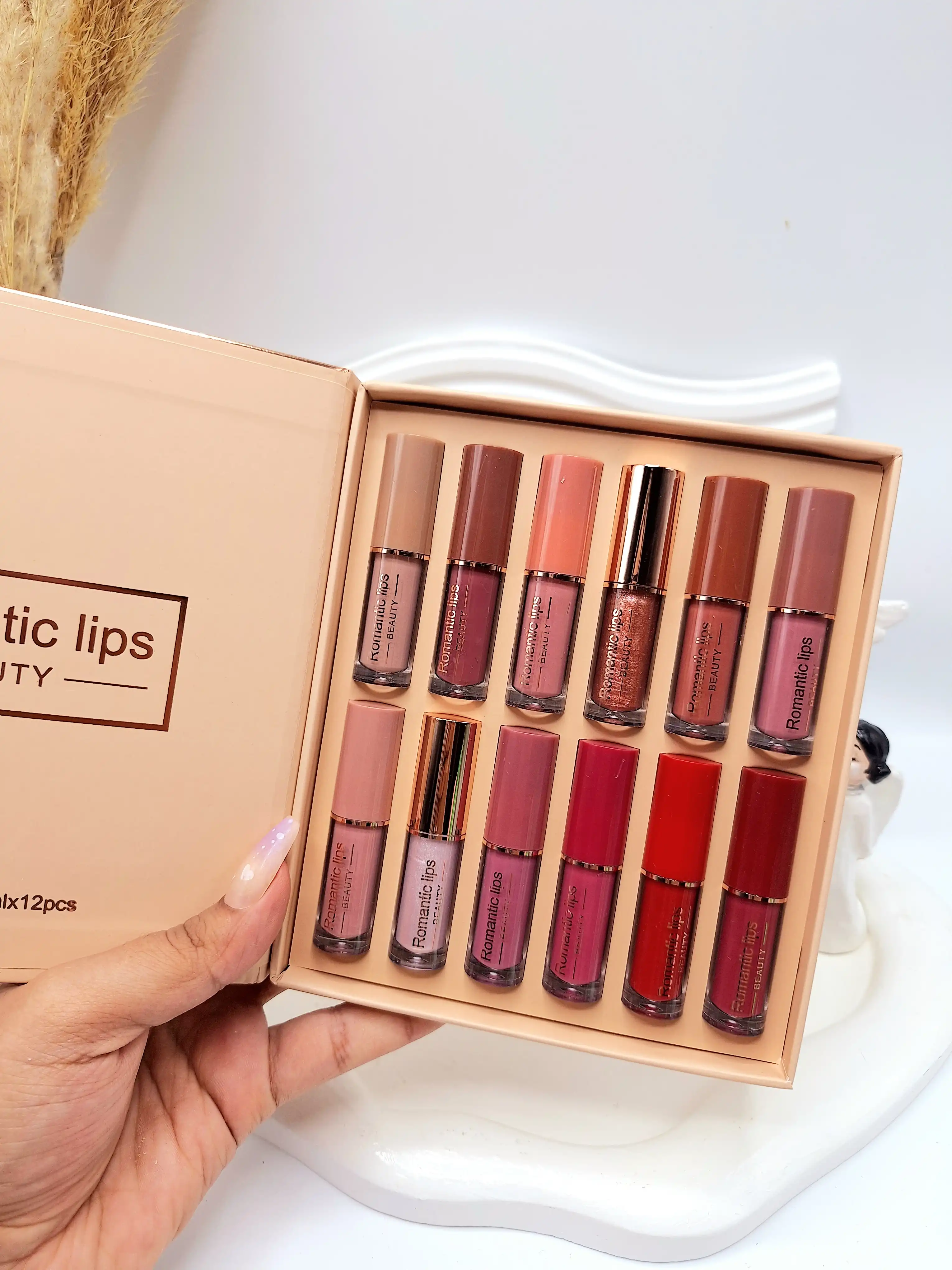 پک 12 تایی رژ لب و لیپ گلاس برند Romantic lips BEAUTY کد GR1130