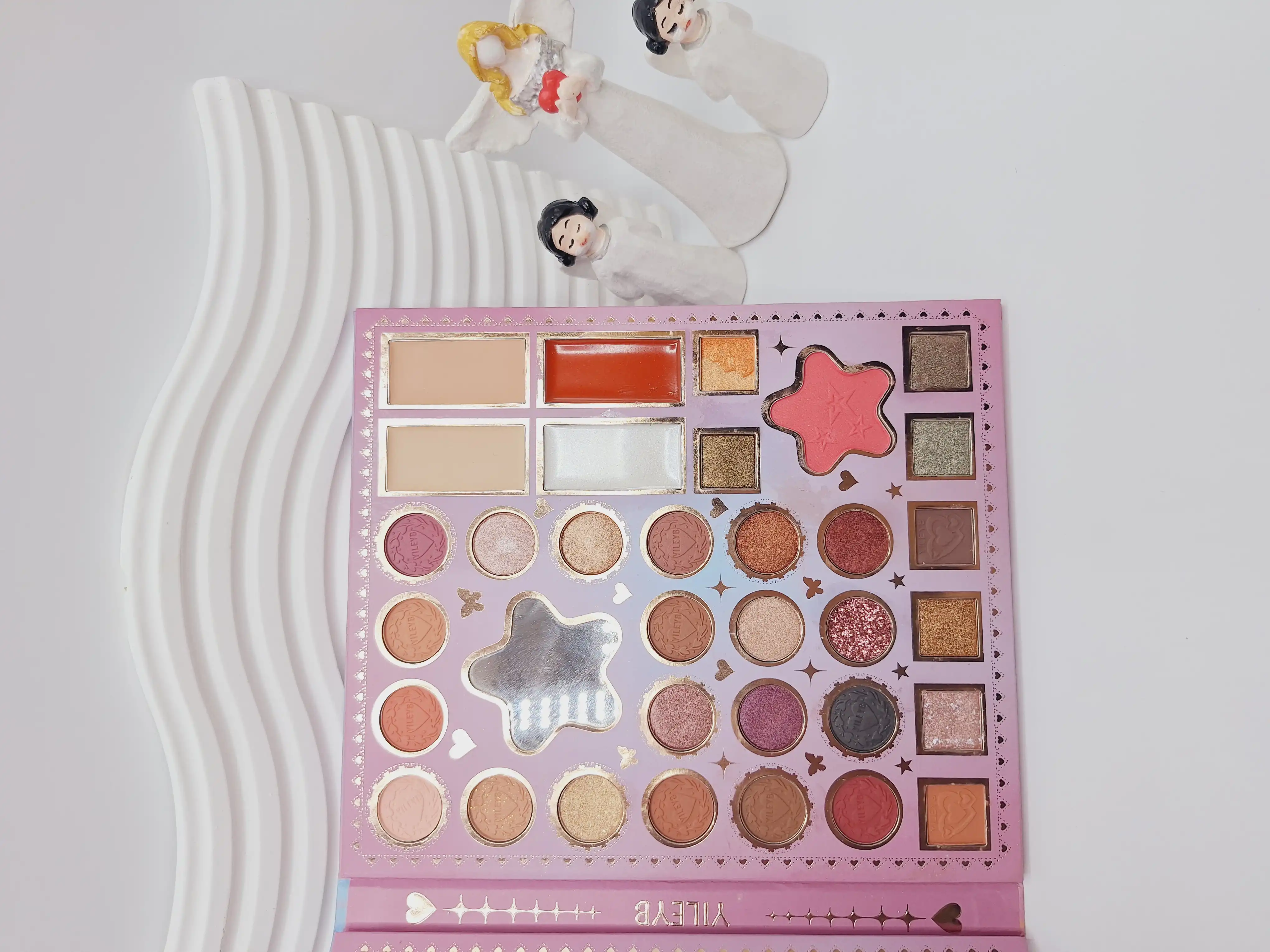 پالت سایت 68 رنگ مدل دختر کره ای جذاب کد YL-183