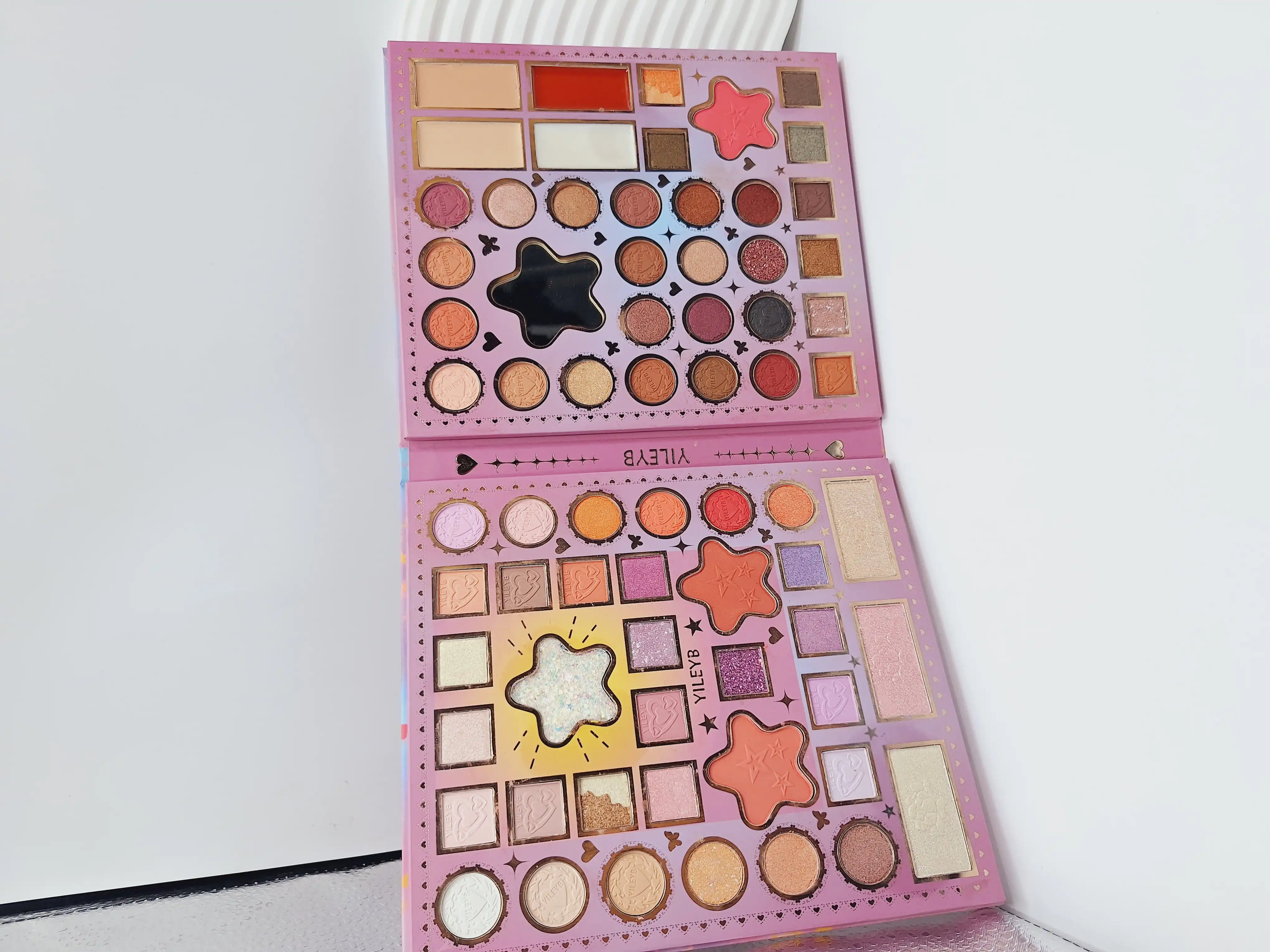 پالت سایت 68 رنگ مدل دختر کره ای جذاب کد YL-183