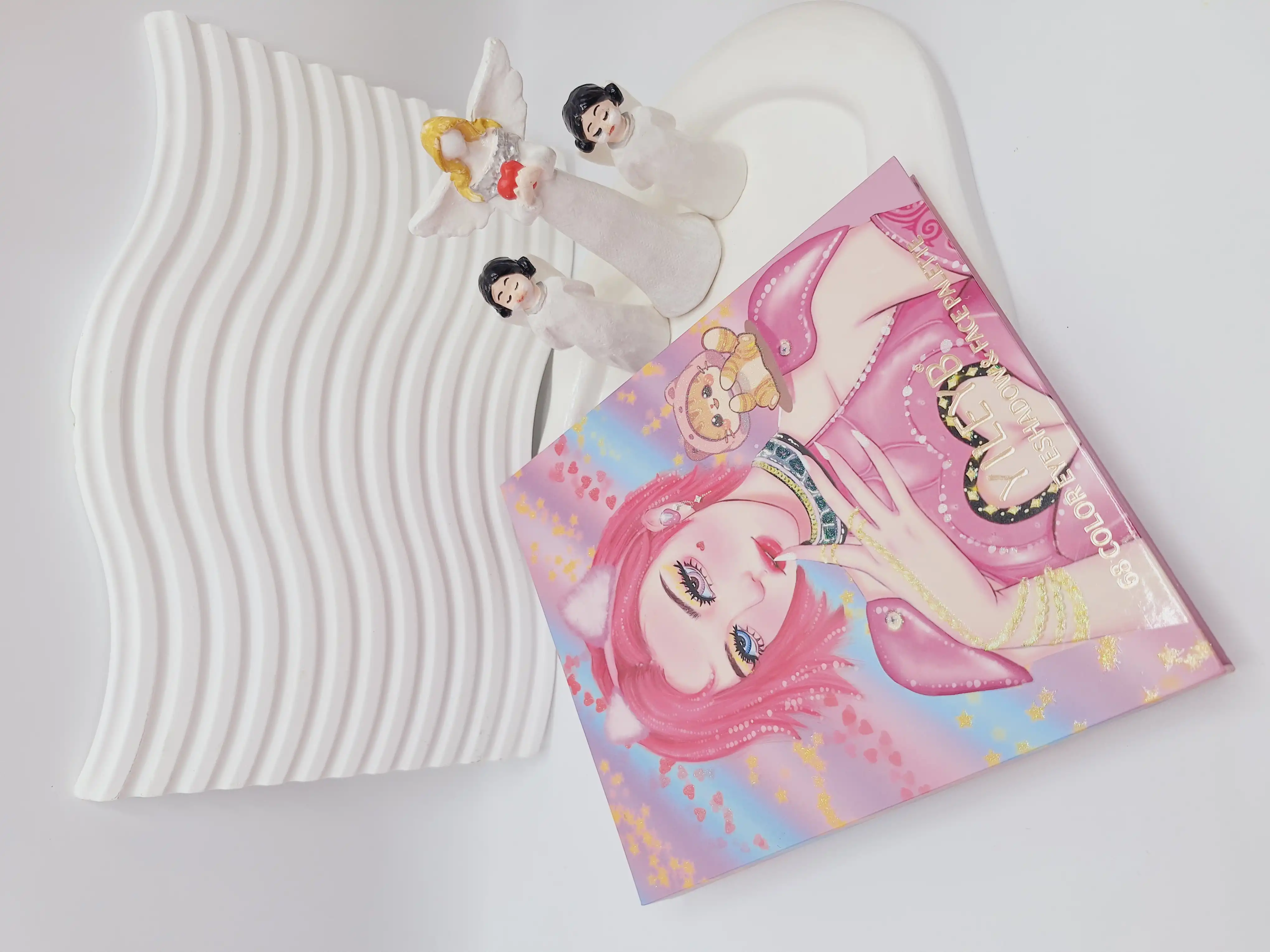 پالت سایت 68 رنگ مدل دختر کره ای جذاب کد YL-183