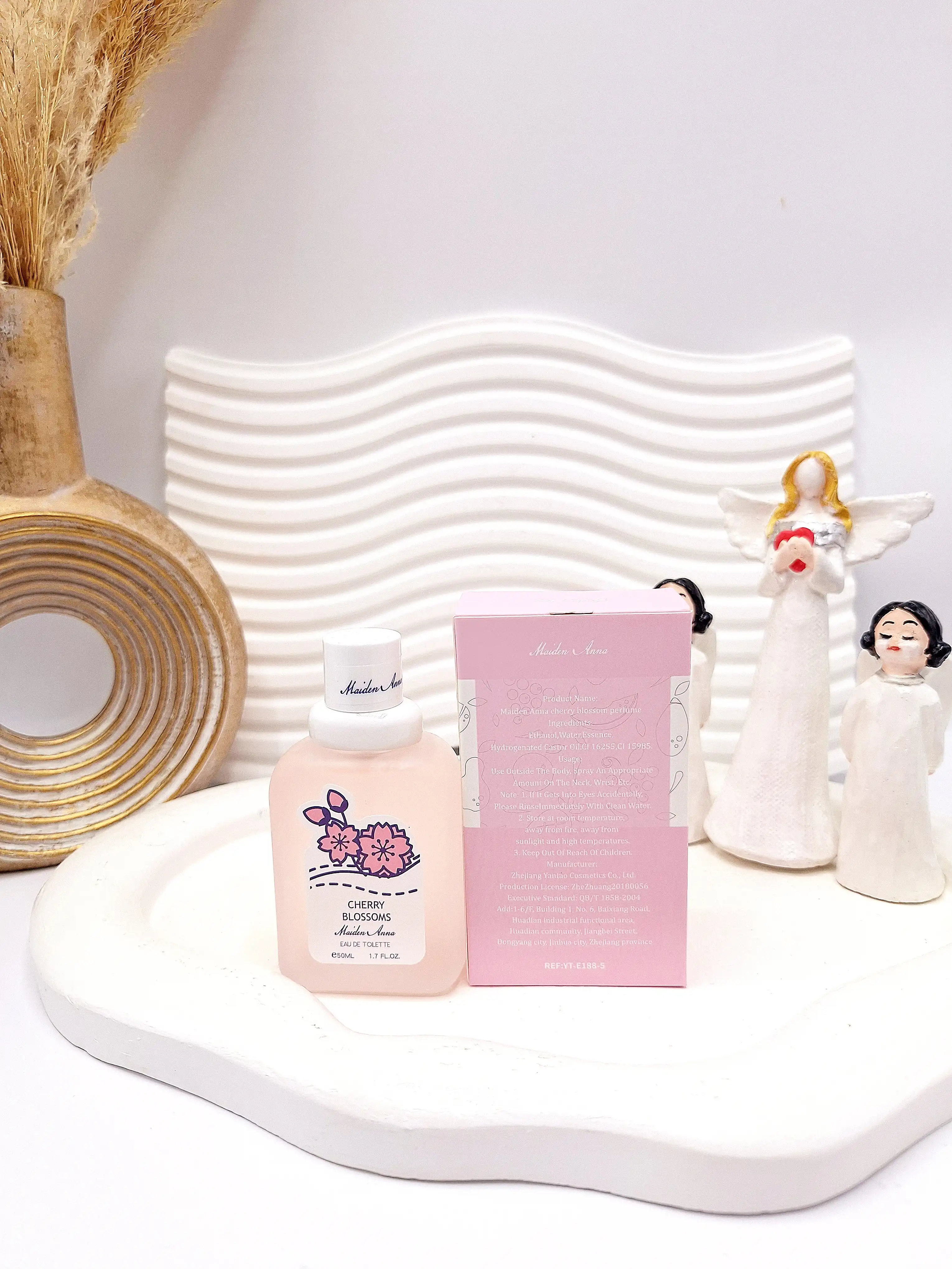 عطر بیکینی رایحه شکوفه گیلاس حجم 50 میل برند میدن آنا کد E188-5