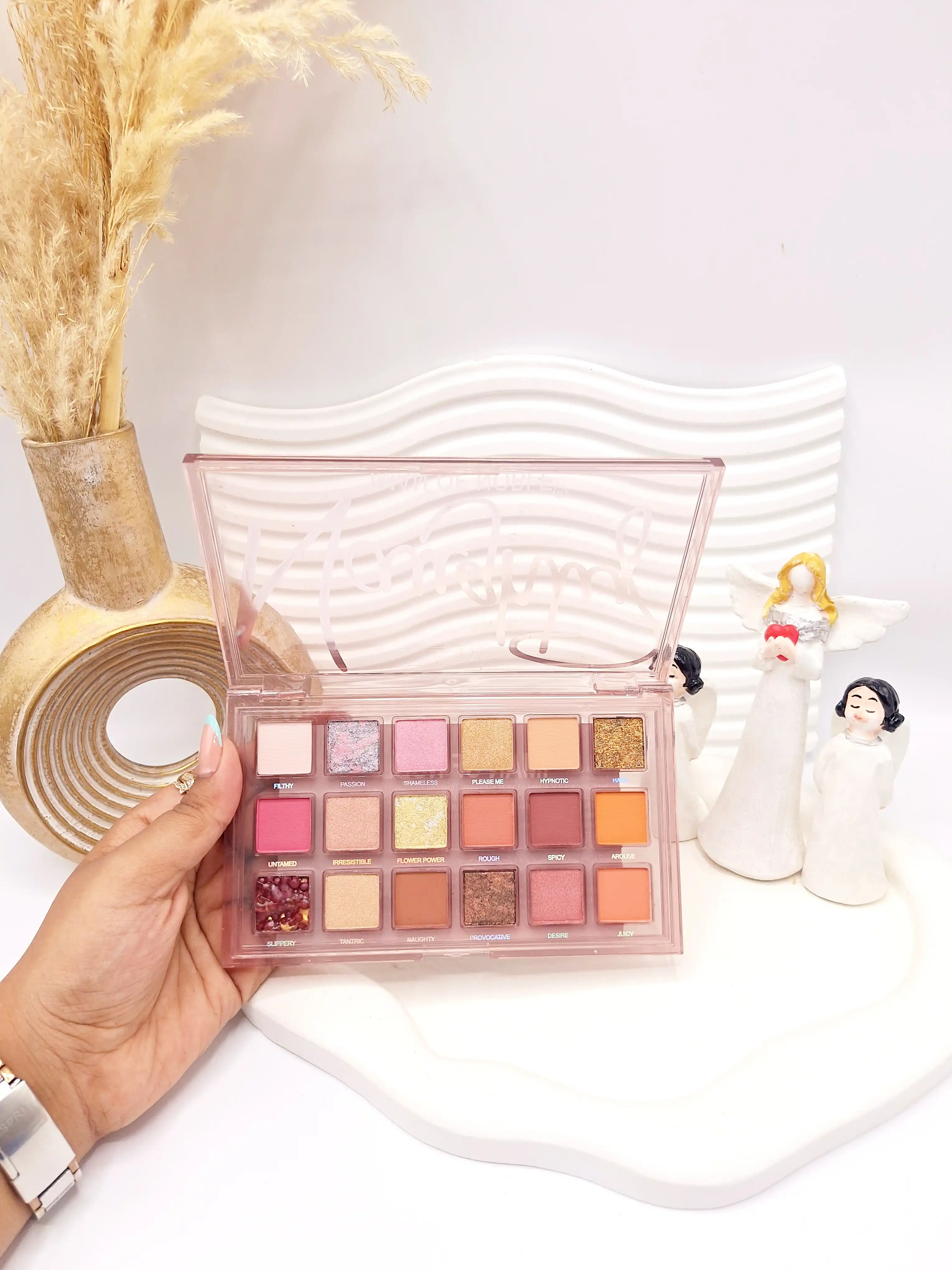 پالت سایه برند NUDE با پیگمت بالا  کد 1022