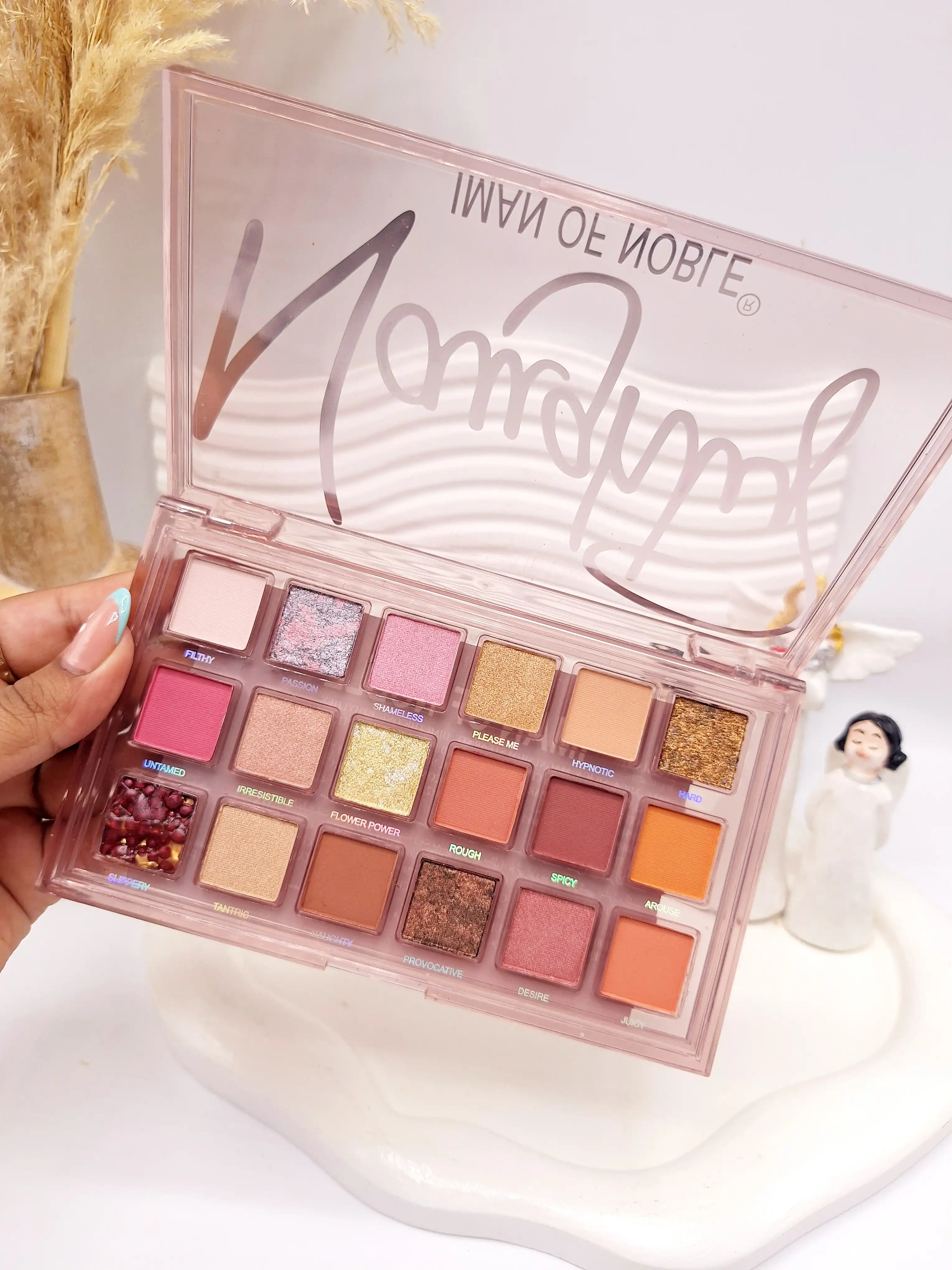 پالت سایه برند NUDE با پیگمت بالا  کد 1022