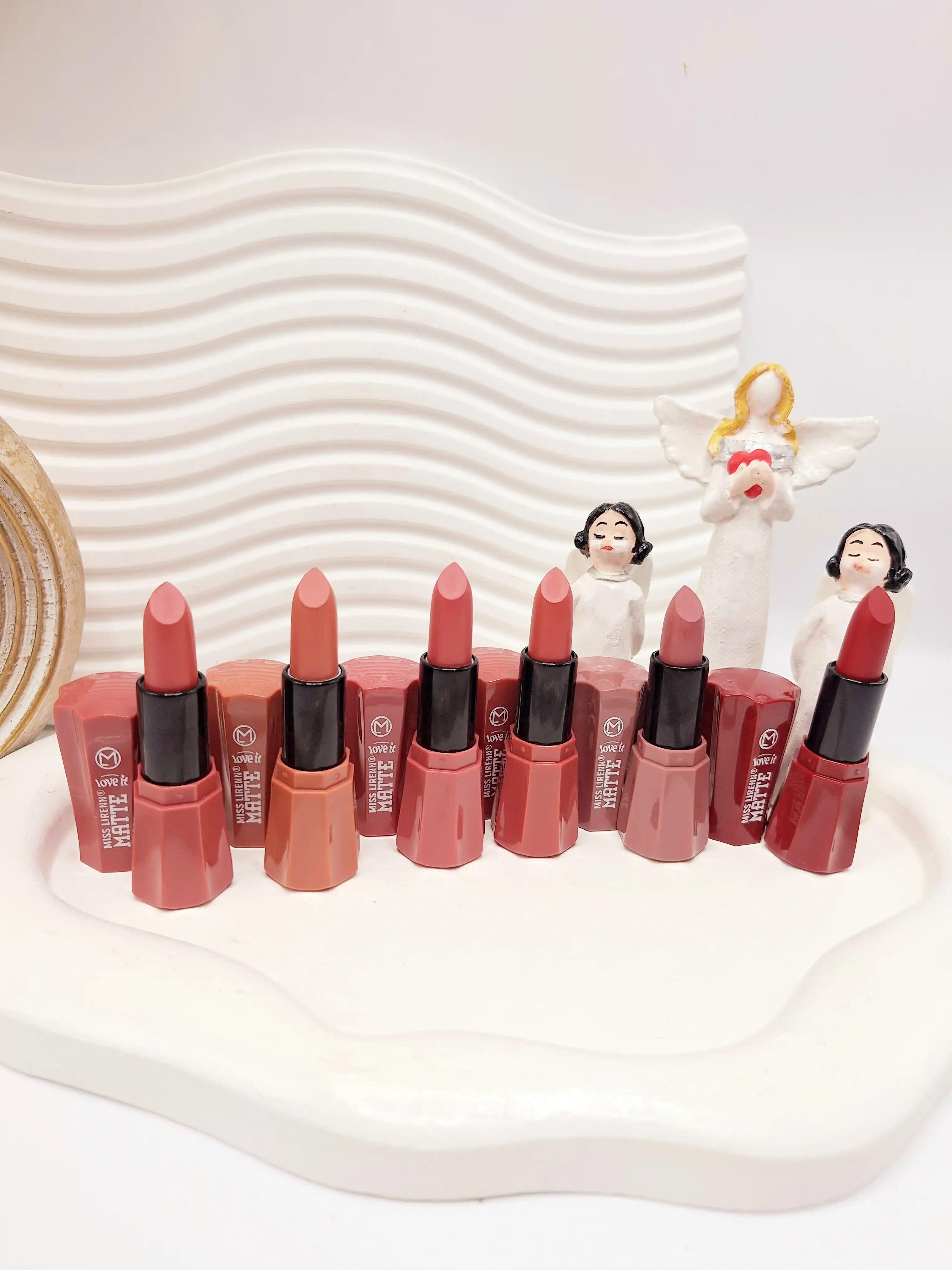 رژ 6 تایی جامد پوکه ستاره برند miss lirenn کد6221