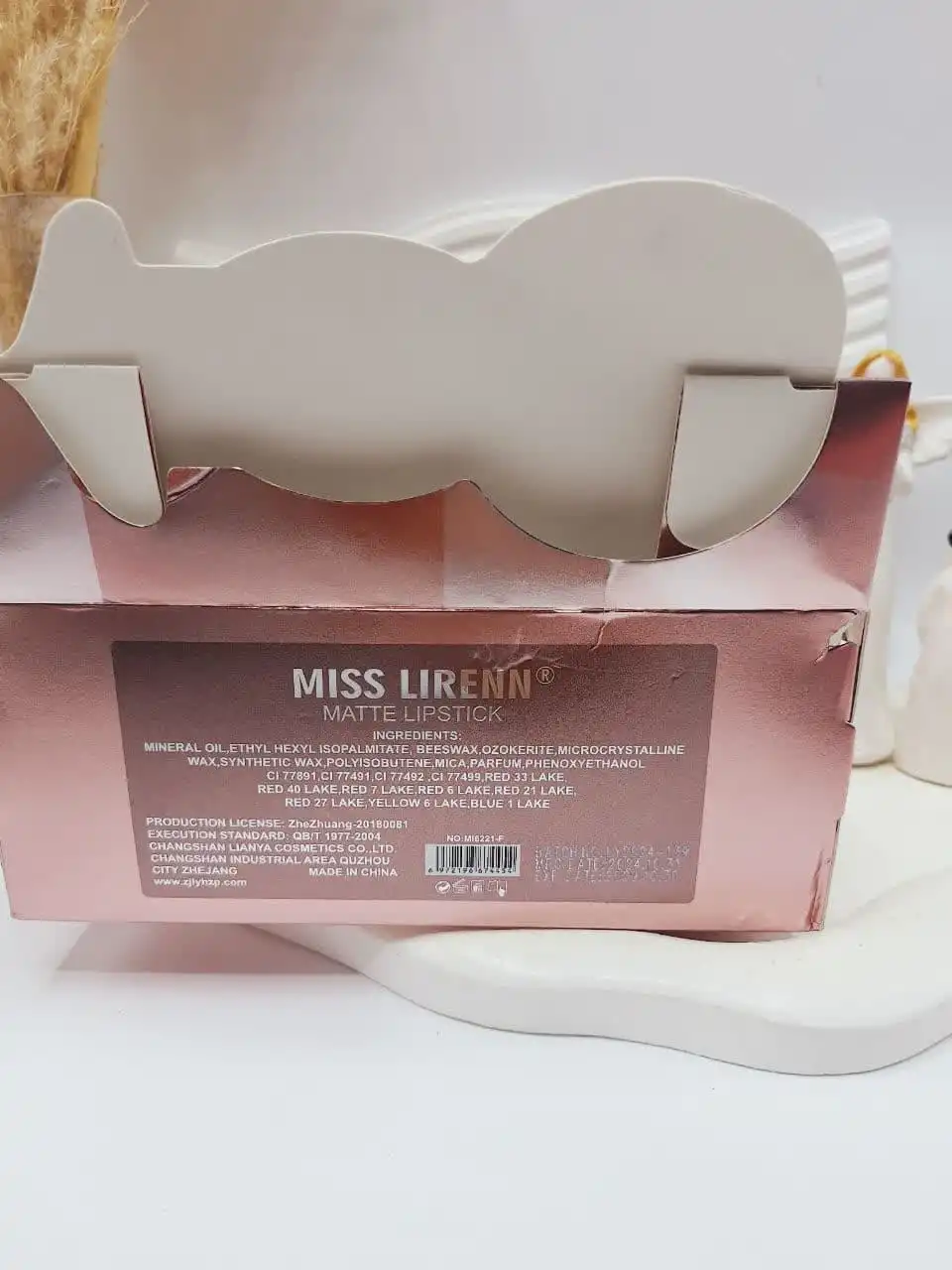 رژ 6 تایی جامد پوکه ستاره برند miss lirenn کد6221