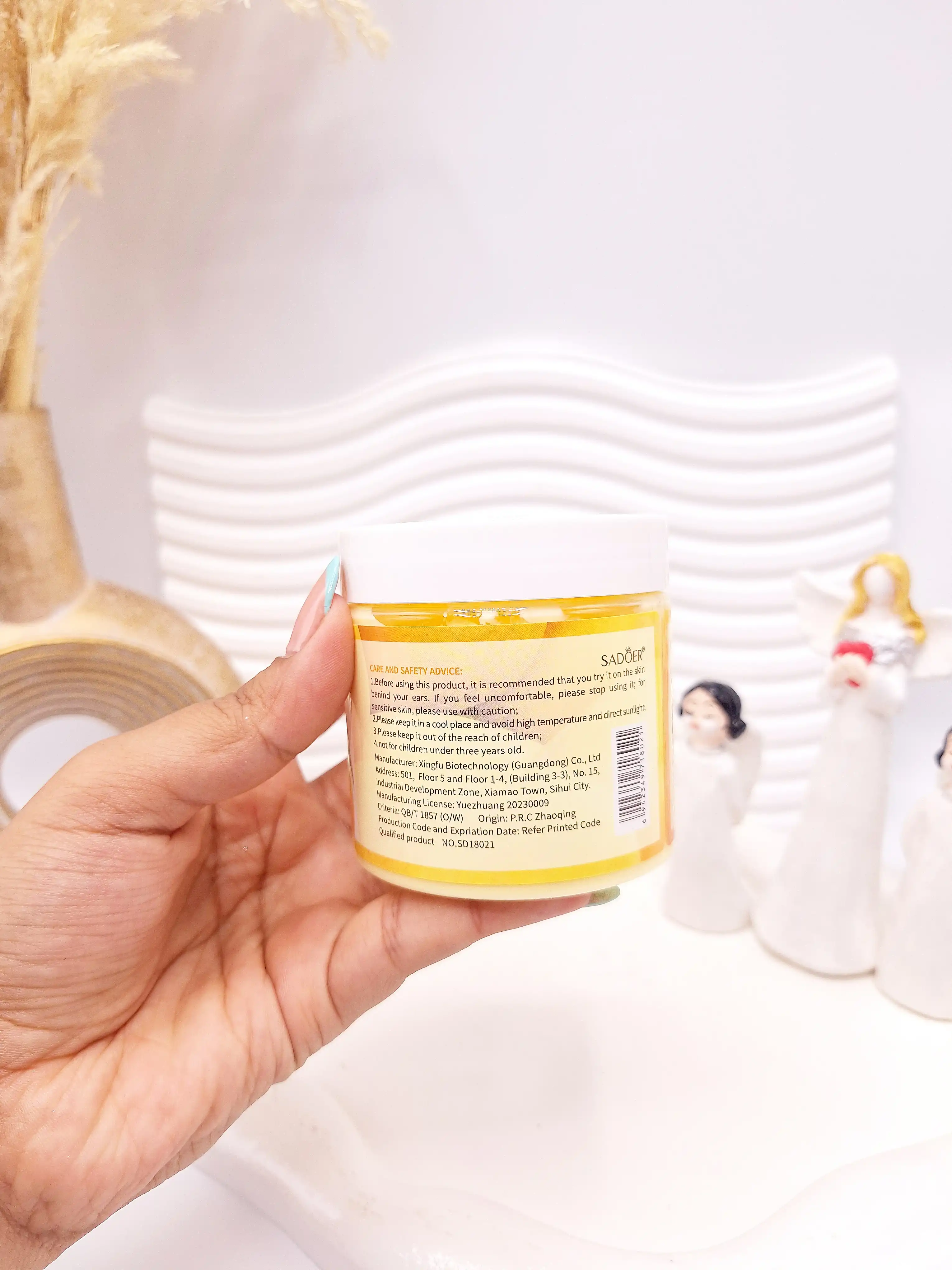 کره بدن رایحه انبه حجم 200 گرم برند sador کد 8021