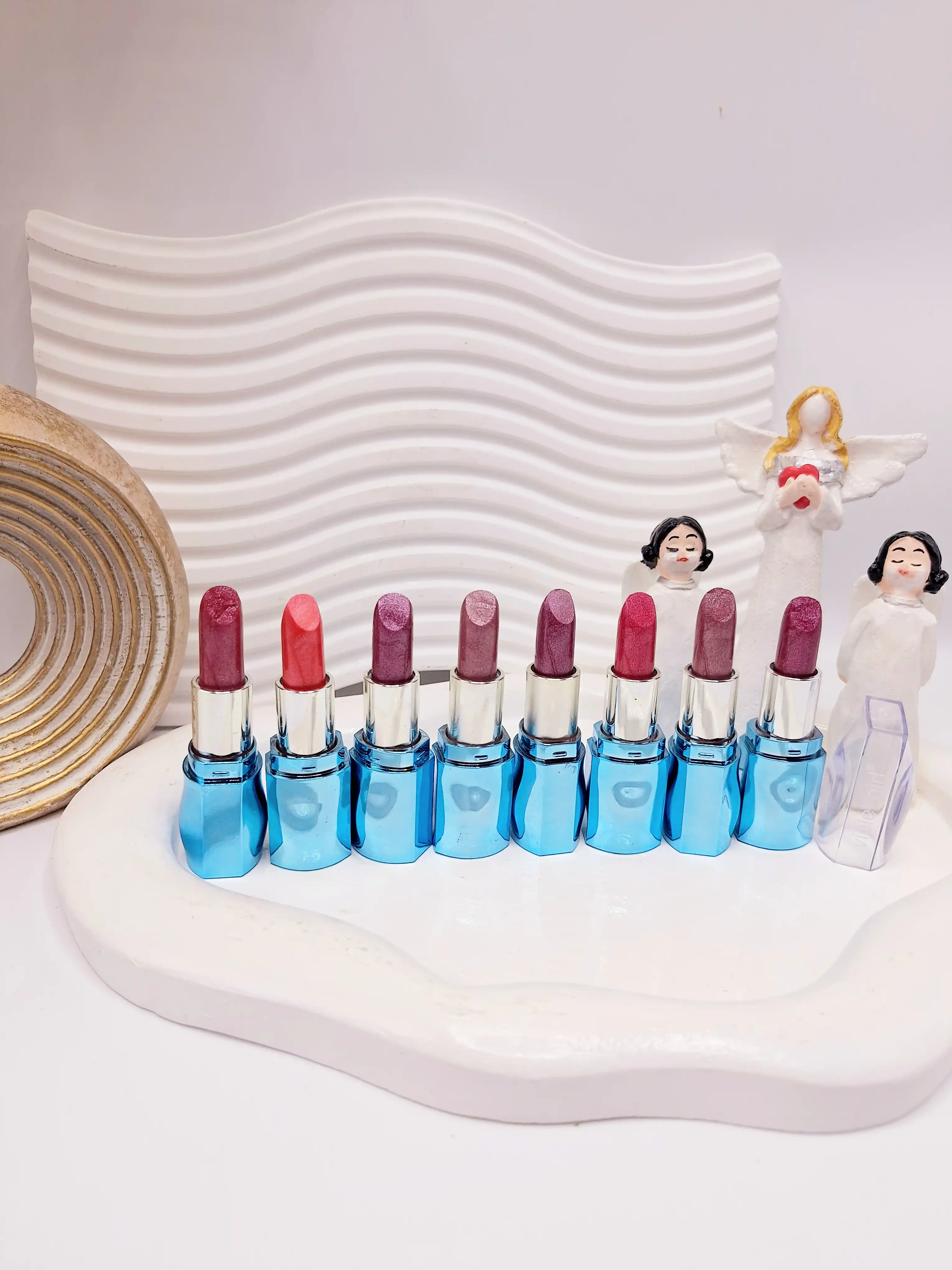 پک 8 تایی رژ جامد شاین دار زیبا برند violet girl کد NO:8020