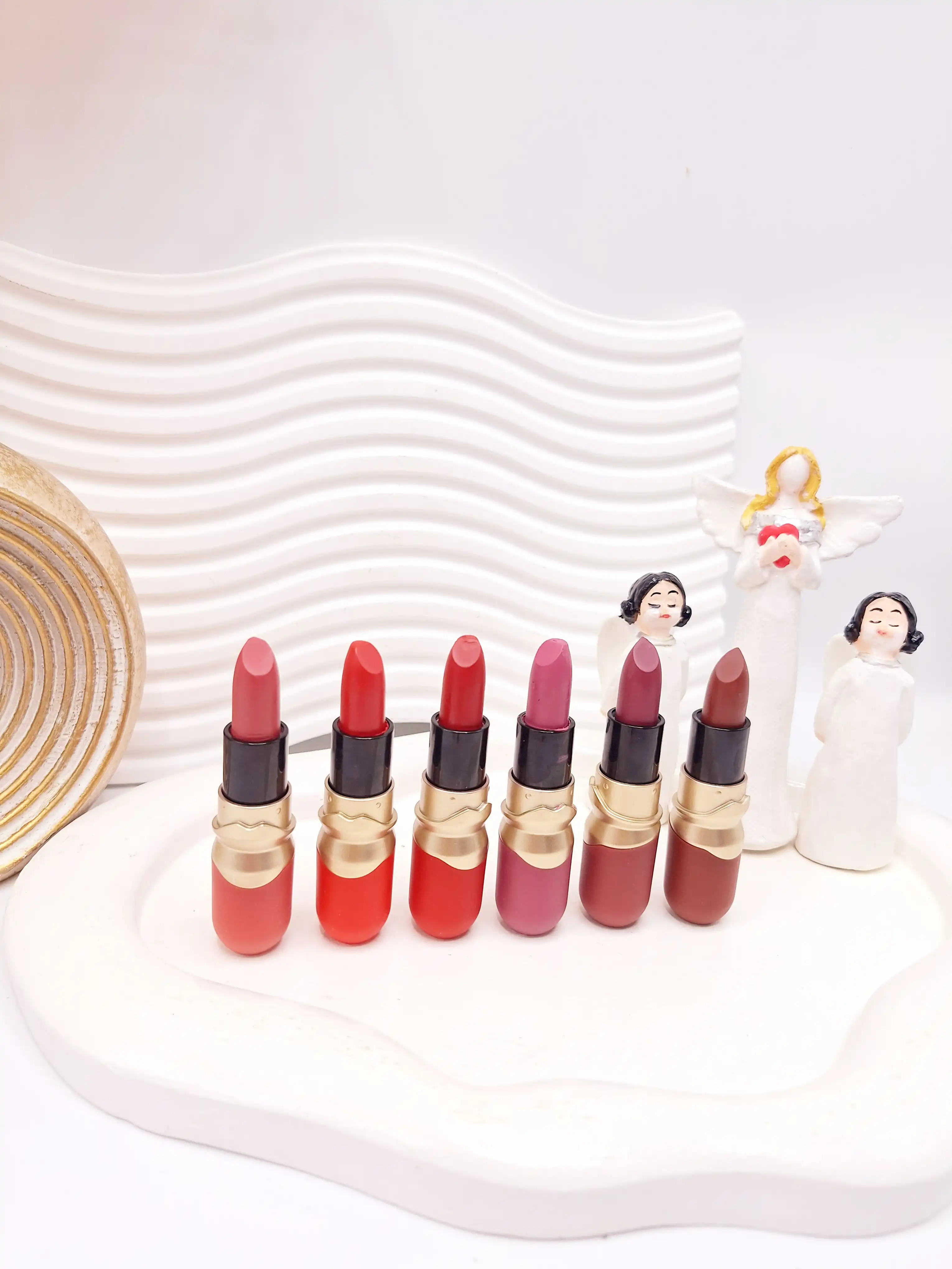 پک 6 تایی رژ لب جامد پوکه ای طرح لب برند LOVÉ RAIN کد NO:LR-LS2015