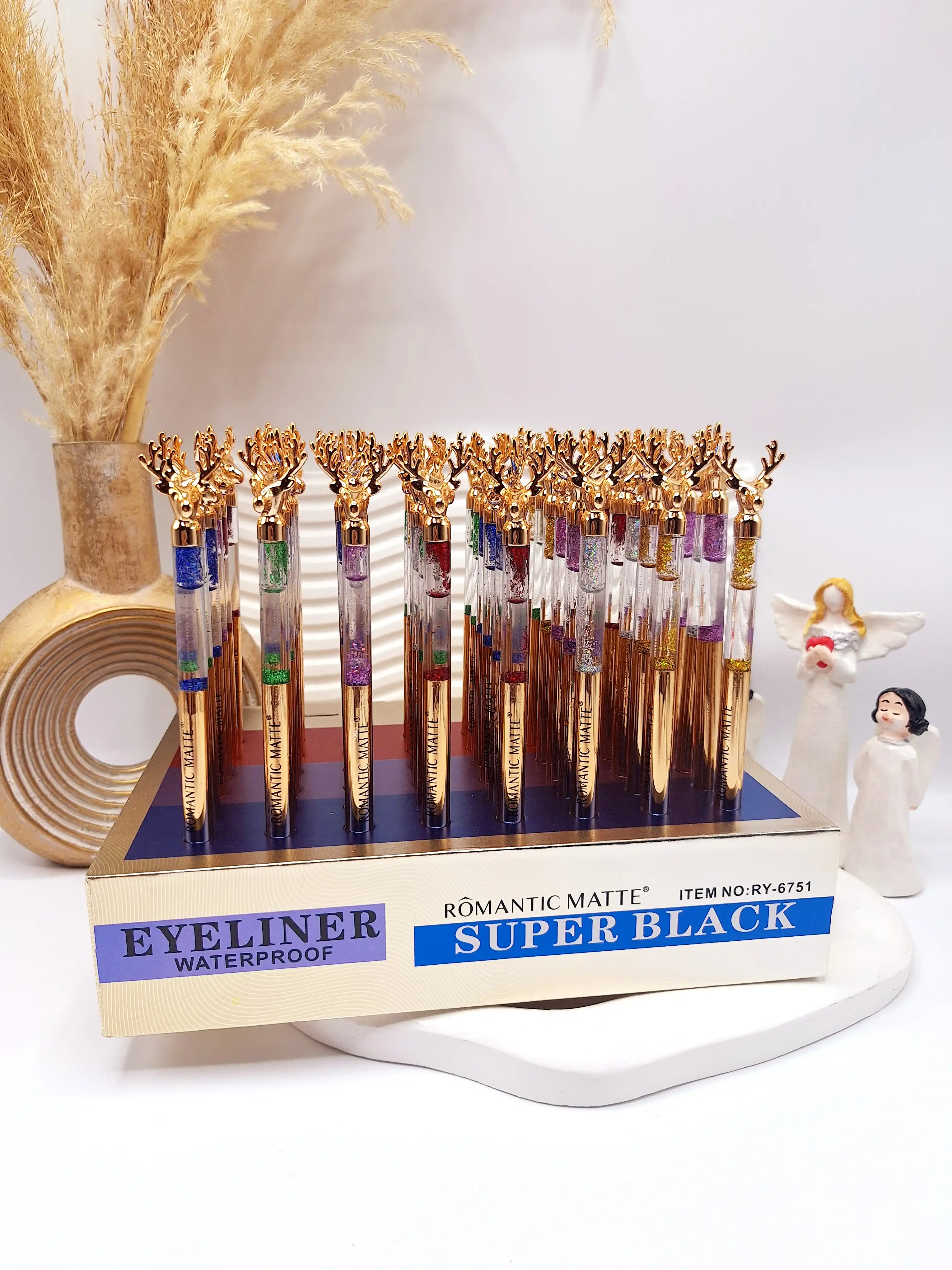 خط چشم گوزنی آکواریومی برند رومانتیک مات کد 6751