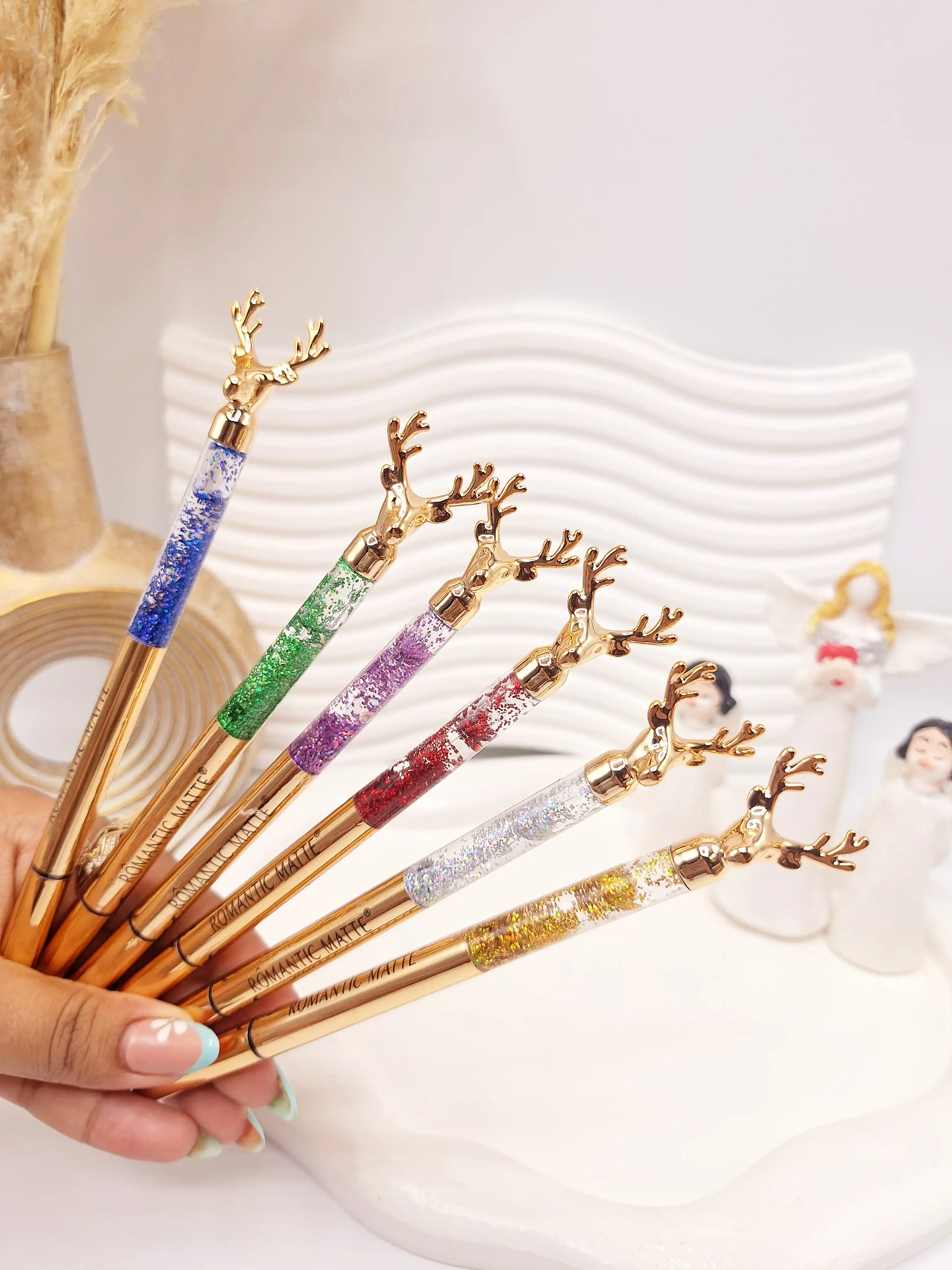 خط چشم گوزنی آکواریومی برند رومانتیک مات کد 6751