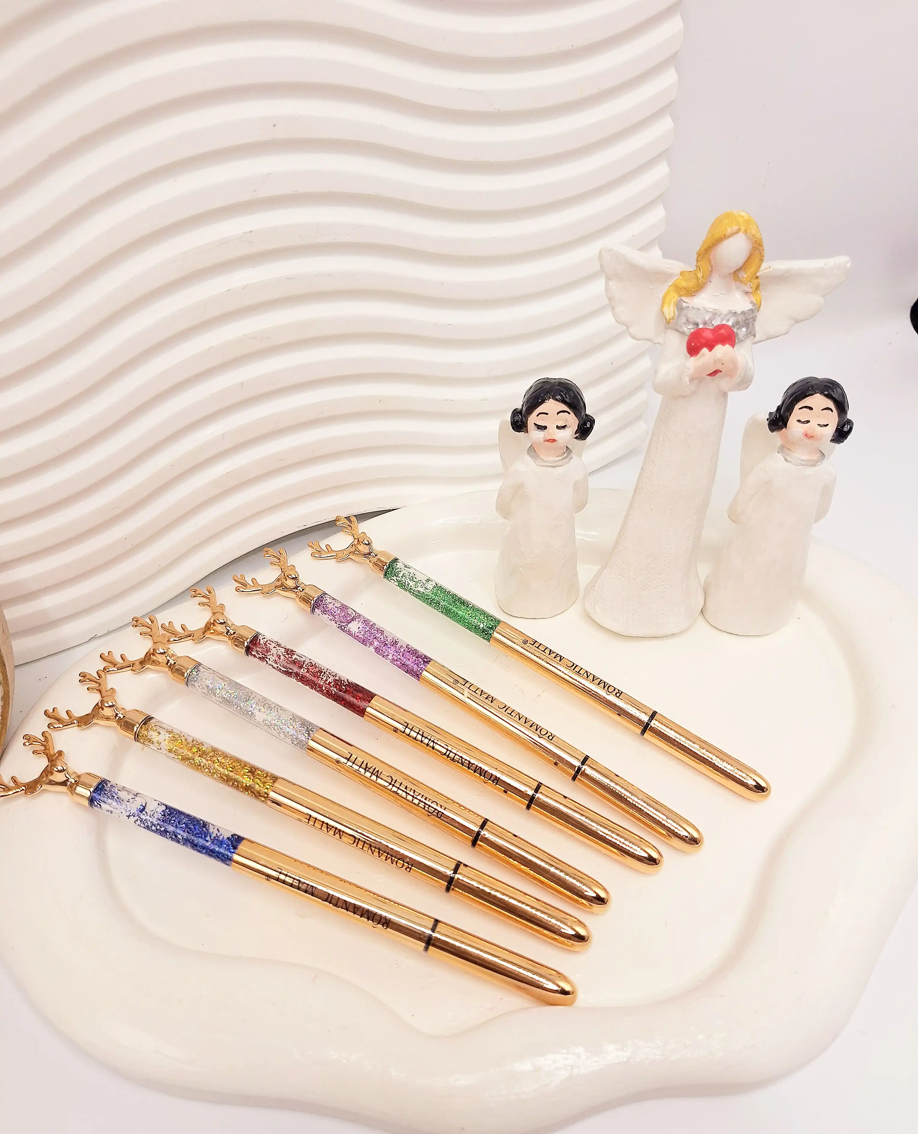 خط چشم گوزنی آکواریومی برند رومانتیک مات کد 6751