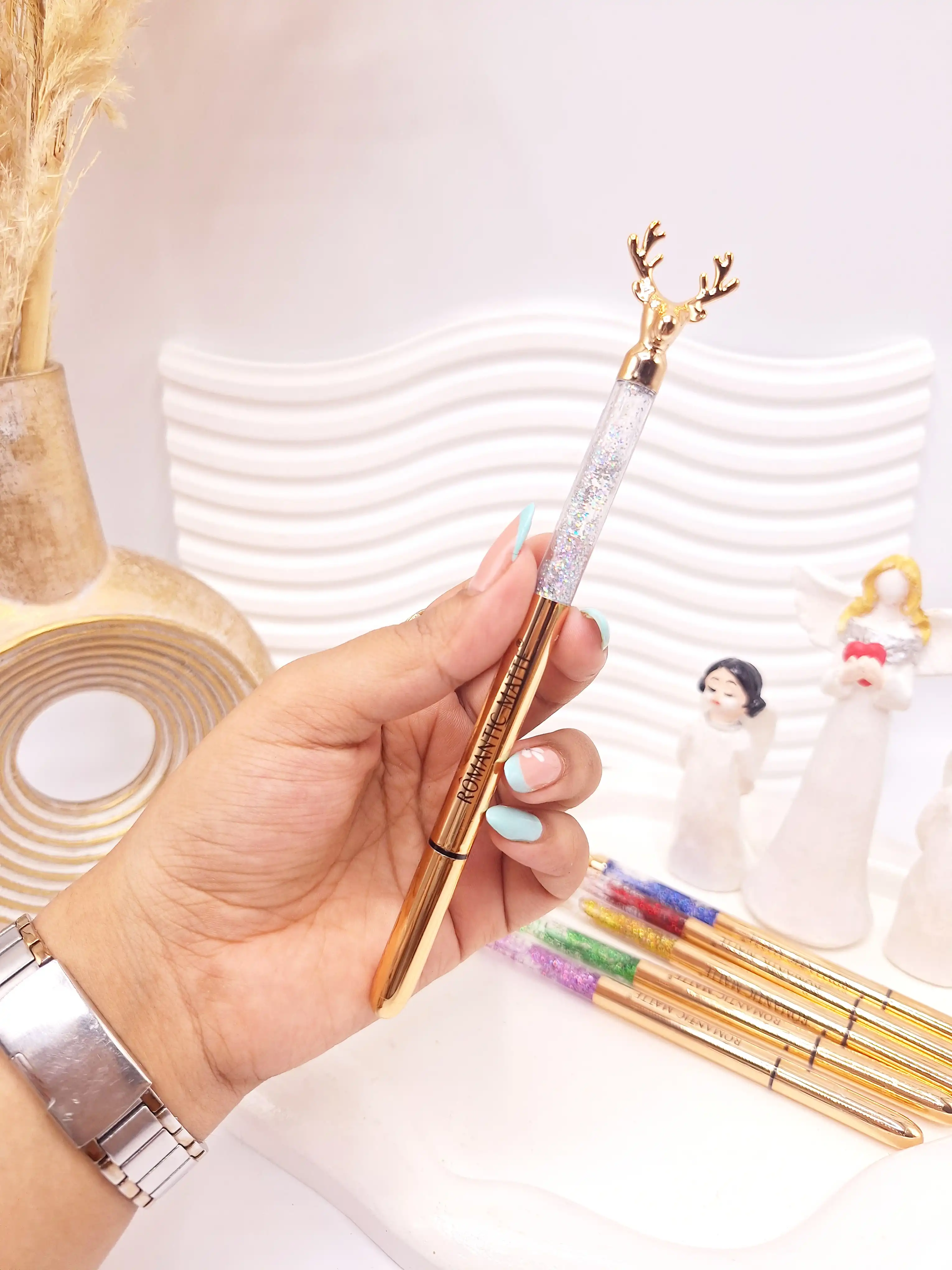 خط چشم گوزنی آکواریومی برند رومانتیک مات کد 6751