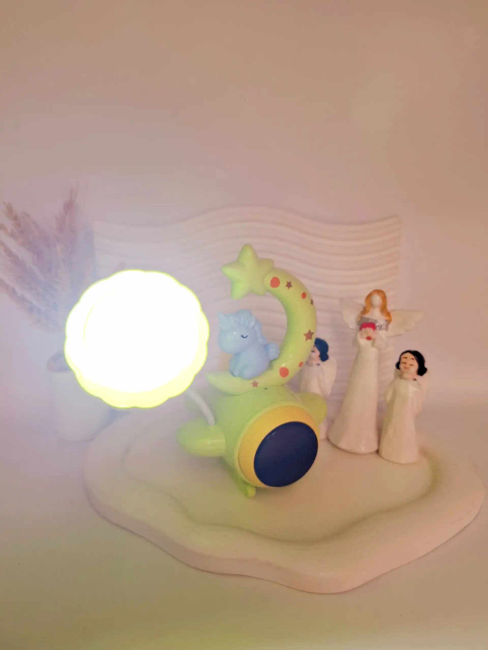 چراغ مطالعه فانتزی طرح هلیکوپتر و اسب تک شاخ کد HQ-12D-1