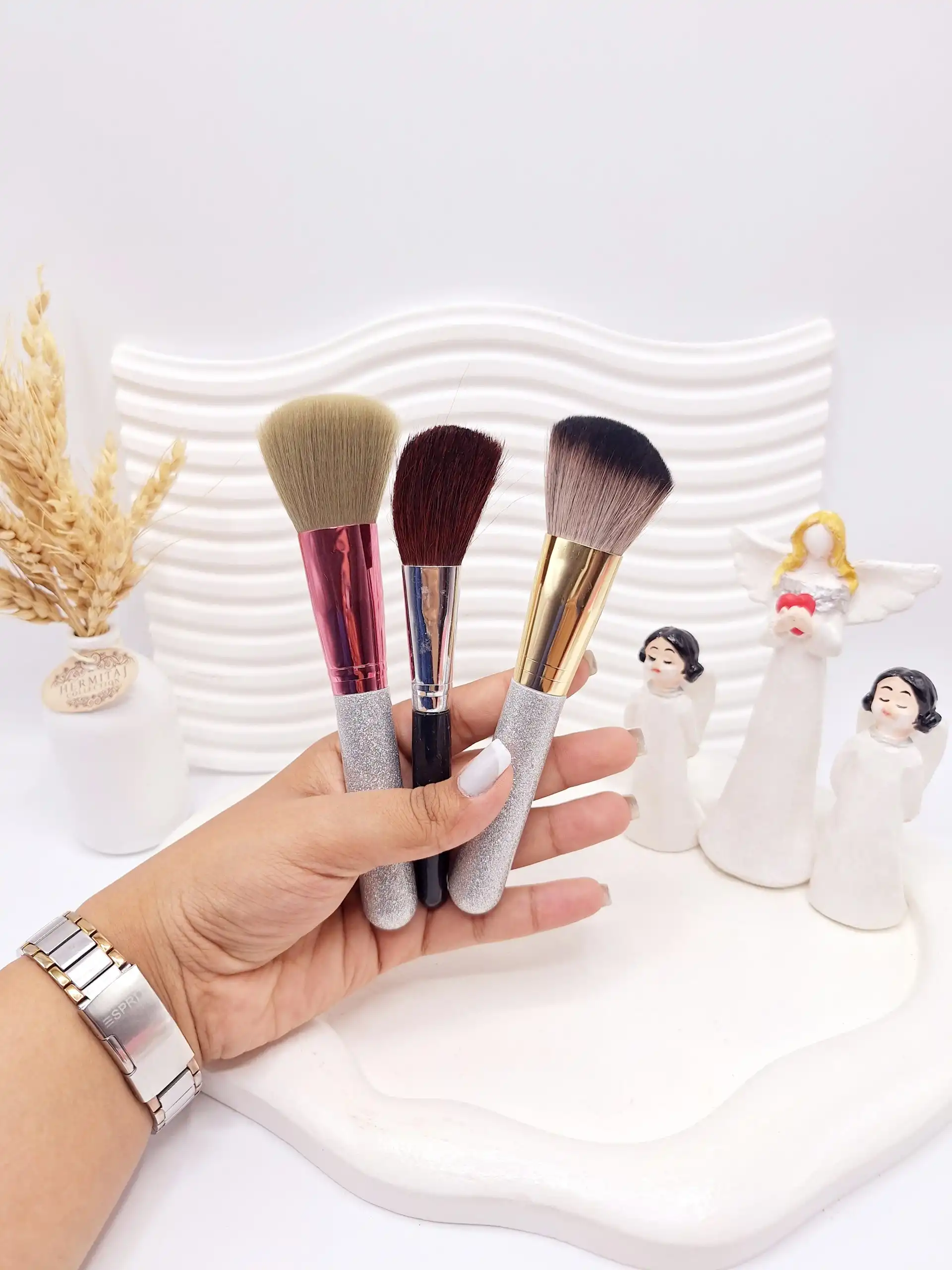 براش رژ گونه و پودر فیکس در طرح های متنوع ارسال رندم