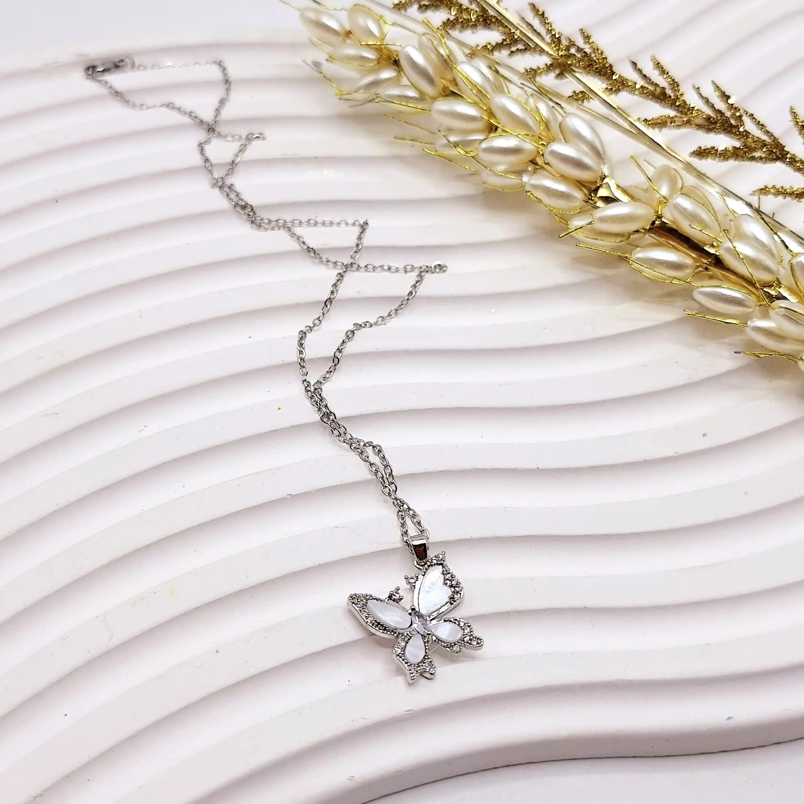 گردنبند زنانه طرح پروانه استیل